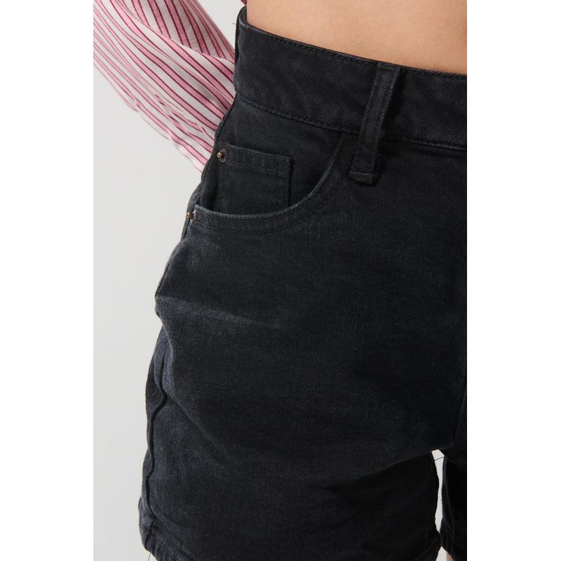 Short Tiro Alto Short Negro Con Botones 