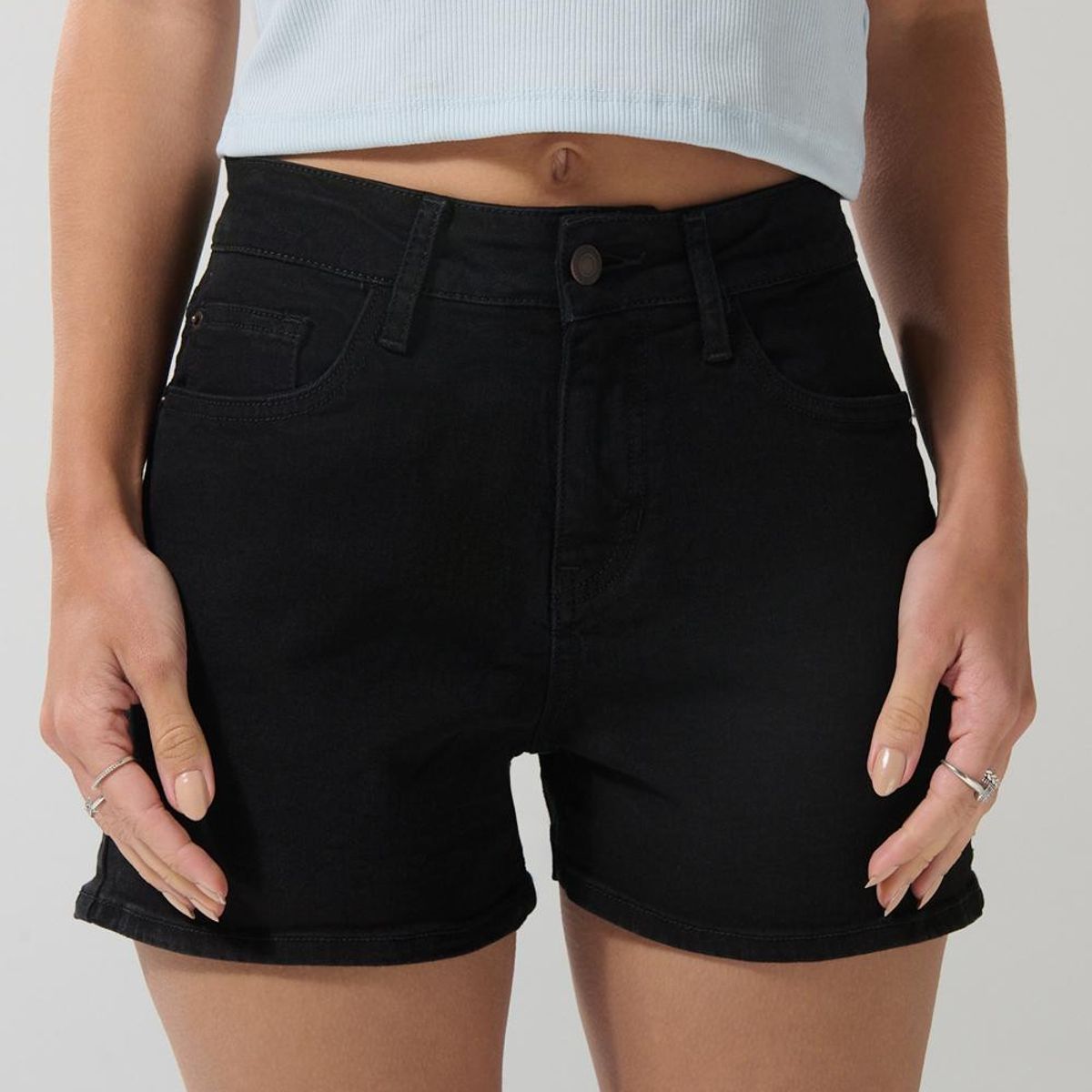 KOAJ - KOAJ Short en jean negro con tiro alto y cremallera en frent Short en jean negro con tiro alto y cremallera en frent Mujer