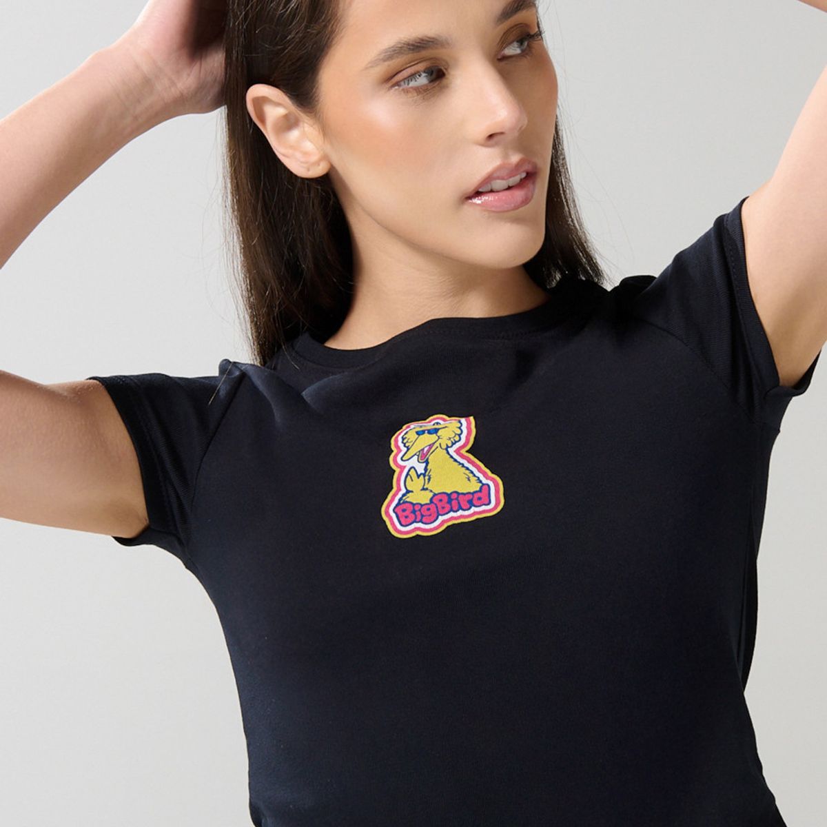 KOAJ - KOAJ Camiseta azul manga corta con arte de Plaza Sésamo Mujer