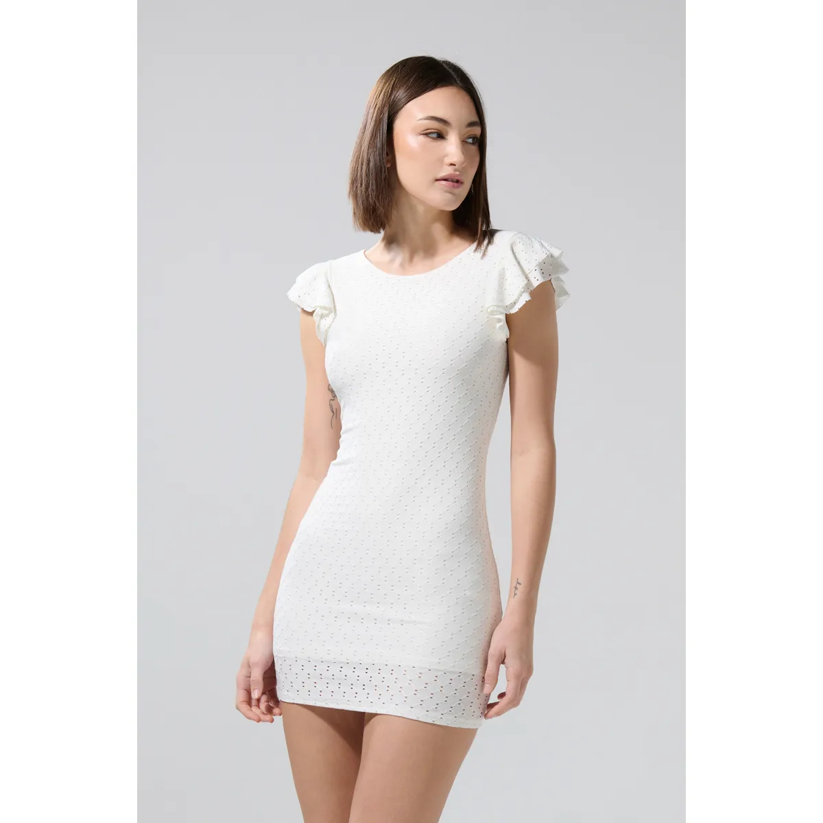 KOAJ - KOAJ Vestido medio unicolor con texturas y manga corta Mujer