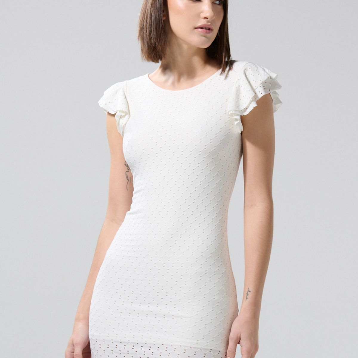 KOAJ - KOAJ Vestido medio unicolor con texturas y manga corta Mujer