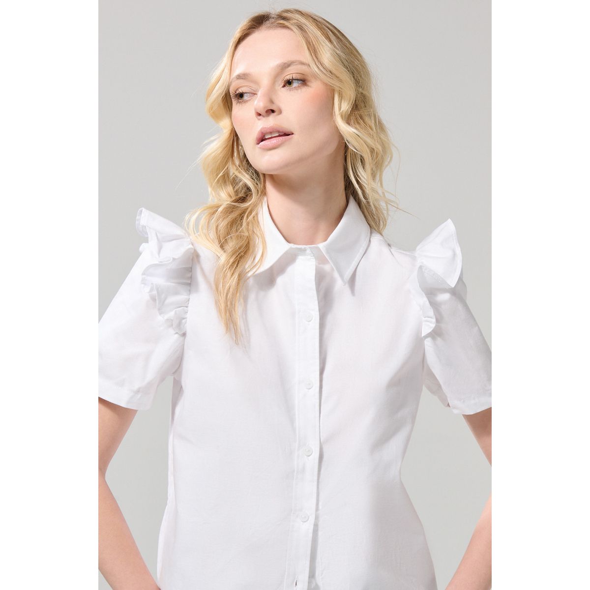 KOAJ - KOAJ Blusa blanca con manga corta y detalles con golas Mujer