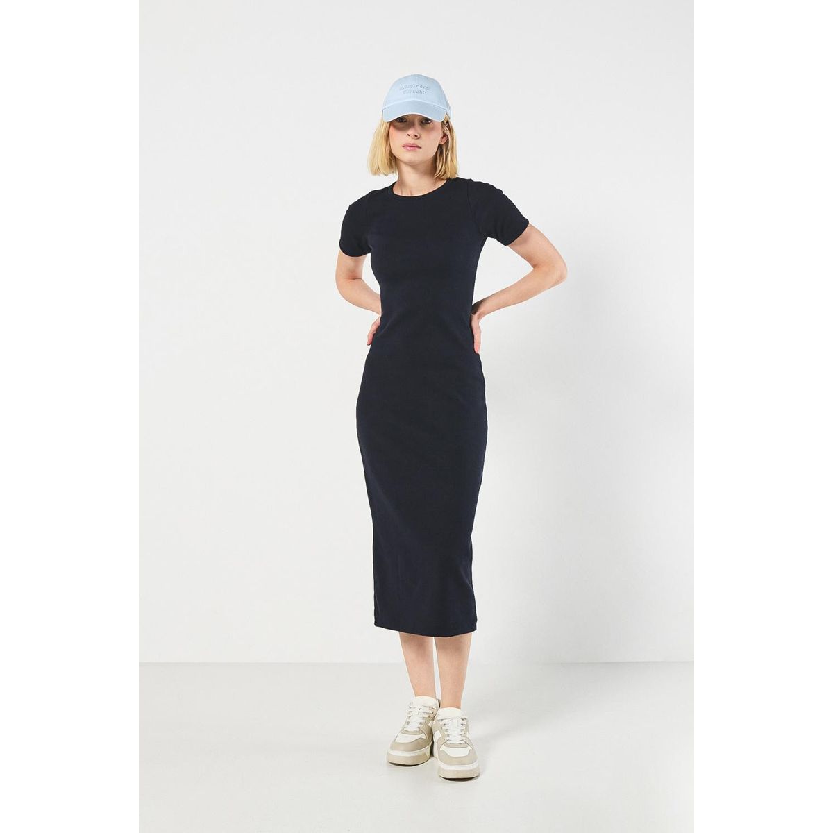 KOAJ - KOAJ Vestido unicolor largo ajustado con cuello redondo Mujer