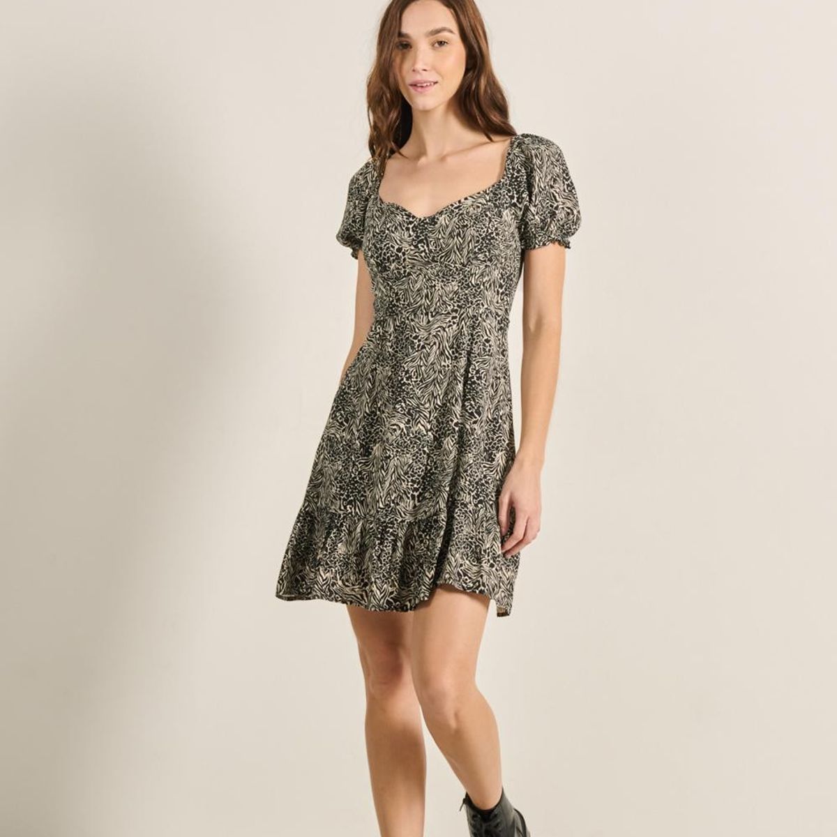 KOAJ - KOAJ Vestido corto kaki claro estampado con espalda descubie Mujer