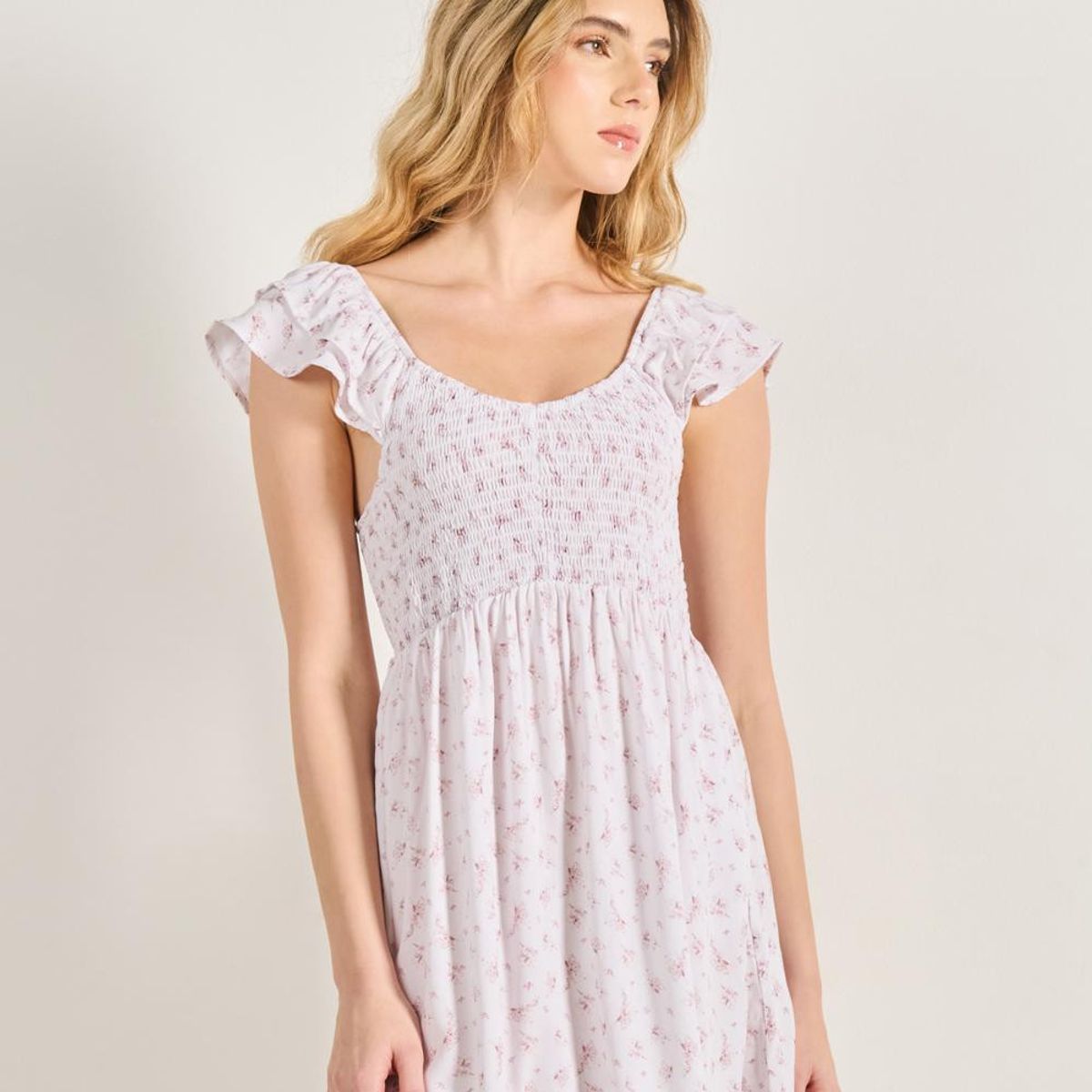 KOAJ - KOAJ Vestido corto crema con manga sisa y diseños de flores Mujer