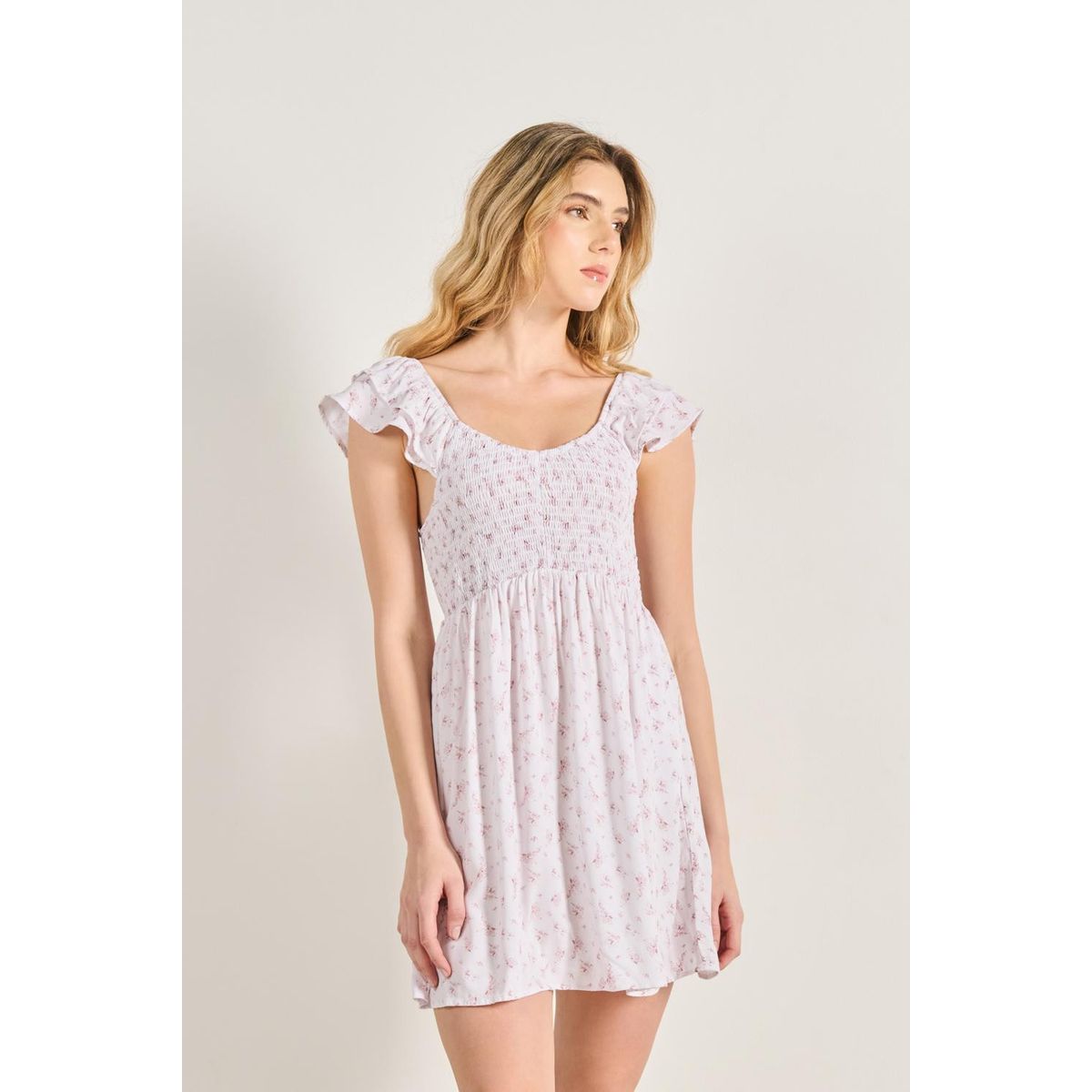 KOAJ - KOAJ Vestido corto crema con manga sisa y diseños de flores Mujer