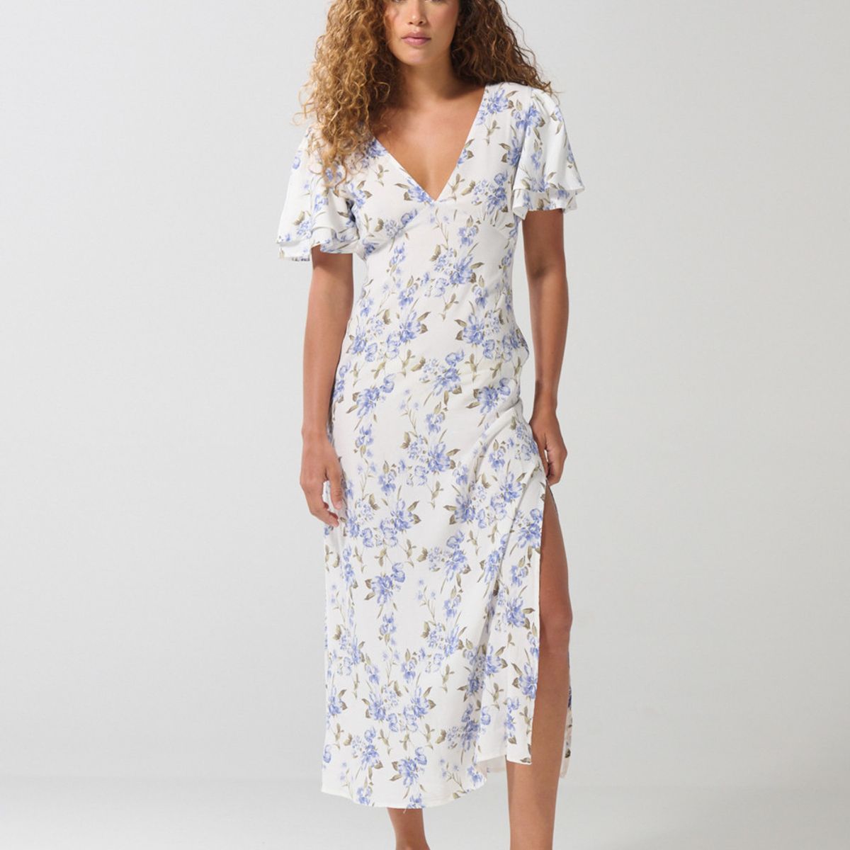 KOAJ - KOAJ Vestido crema claro largo con flores y escote V Mujer