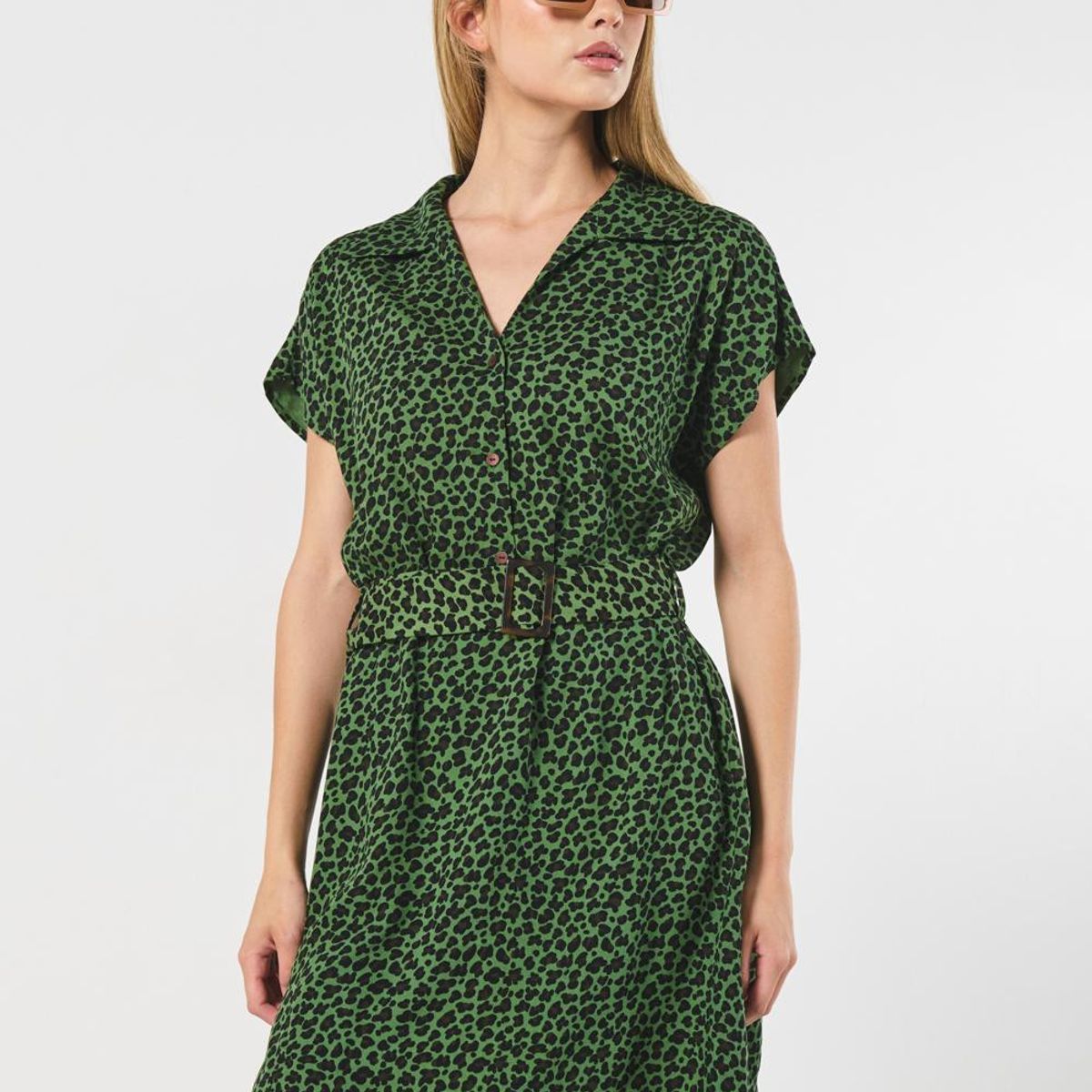 KOAJ - KOAJ Vestido corto verde con cinturón y diseños animal prin Mujer