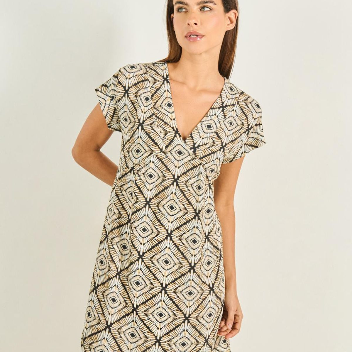 KOAJ - KOAJ Vestido café claro corto estampado con escote en V Mujer