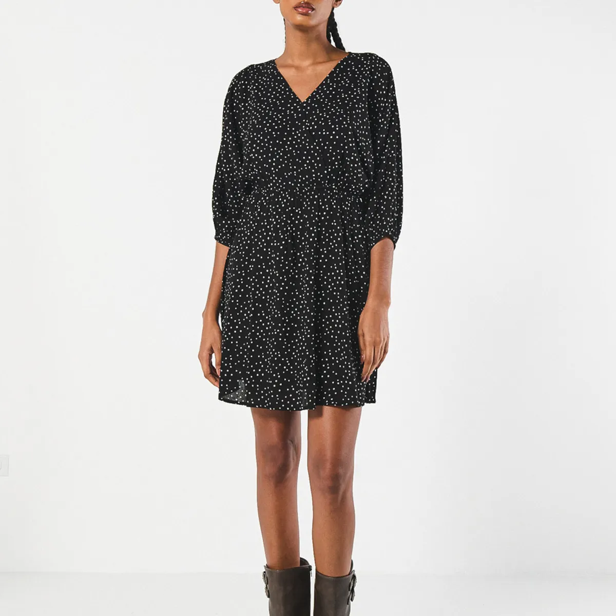 KOAJ - KOAJ Vestido corto negro con escote cruzado y puntos estampa Mujer