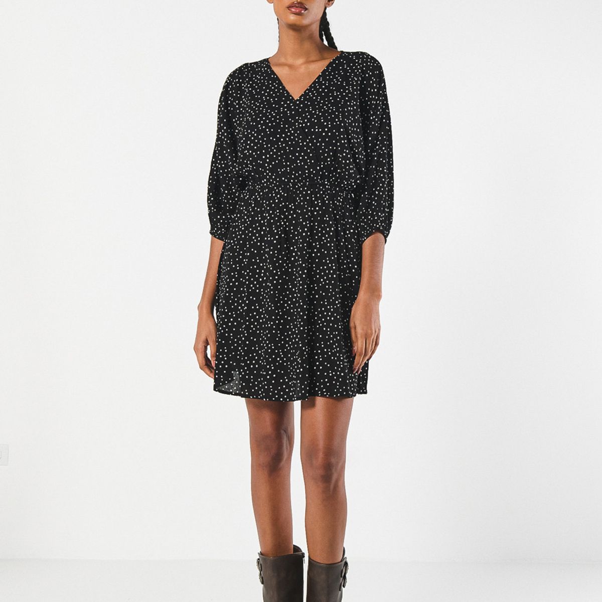 KOAJ - KOAJ Vestido corto negro con escote cruzado y puntos estampa Mujer