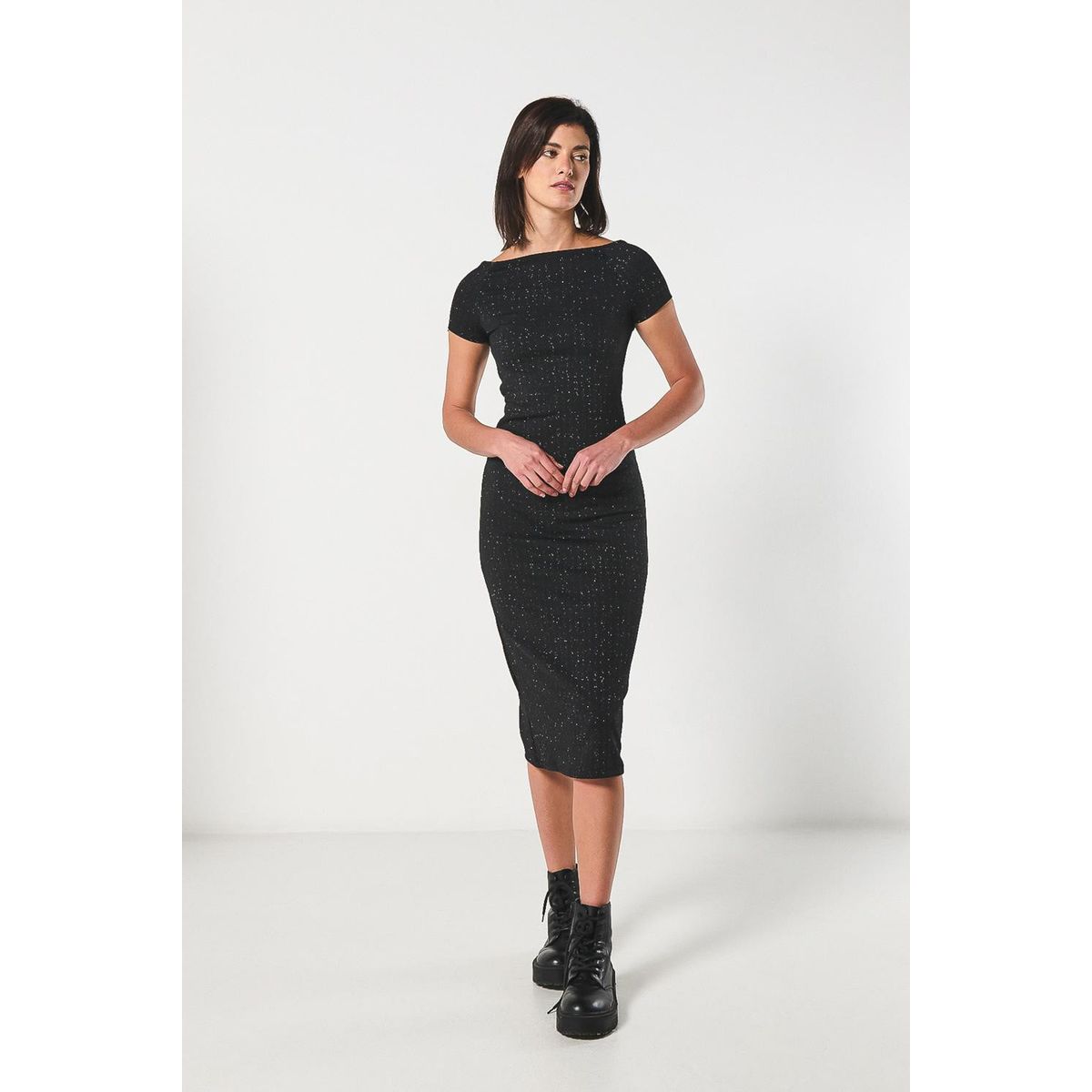 KOAJ - KOAJ Vestido largo negro con manga corta y escote posterior Mujer
