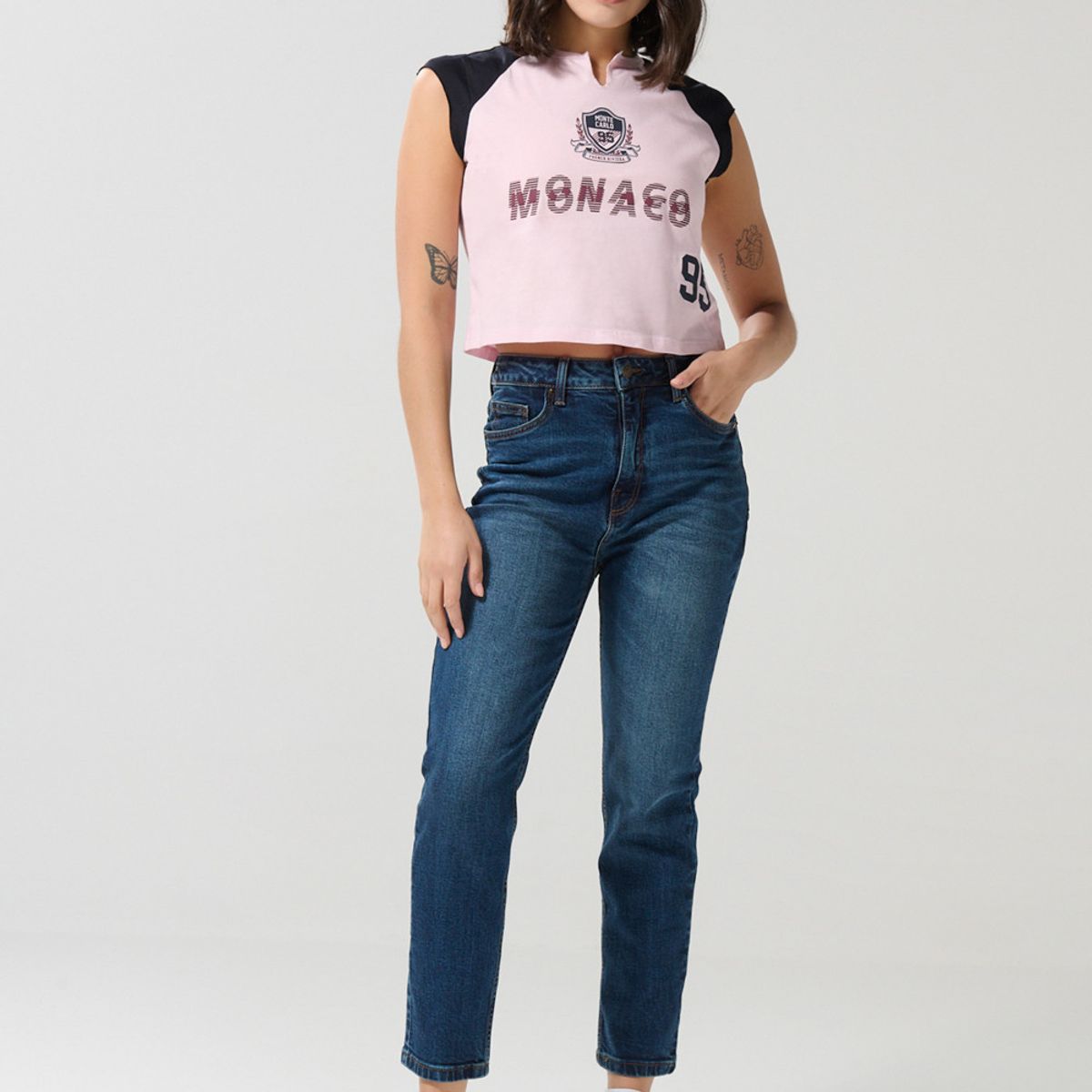 KOAJ - KOAJ Camiseta rosada con manga ranglan corta y arte college Mujer