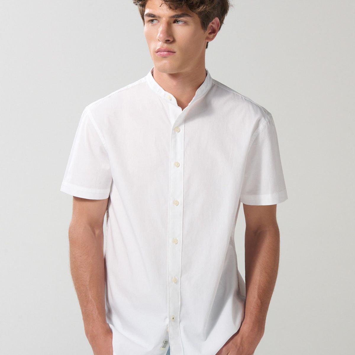 KOAJ - KOAJ Camisa cuello nerú unicolor en algodón con manga corta Hombre