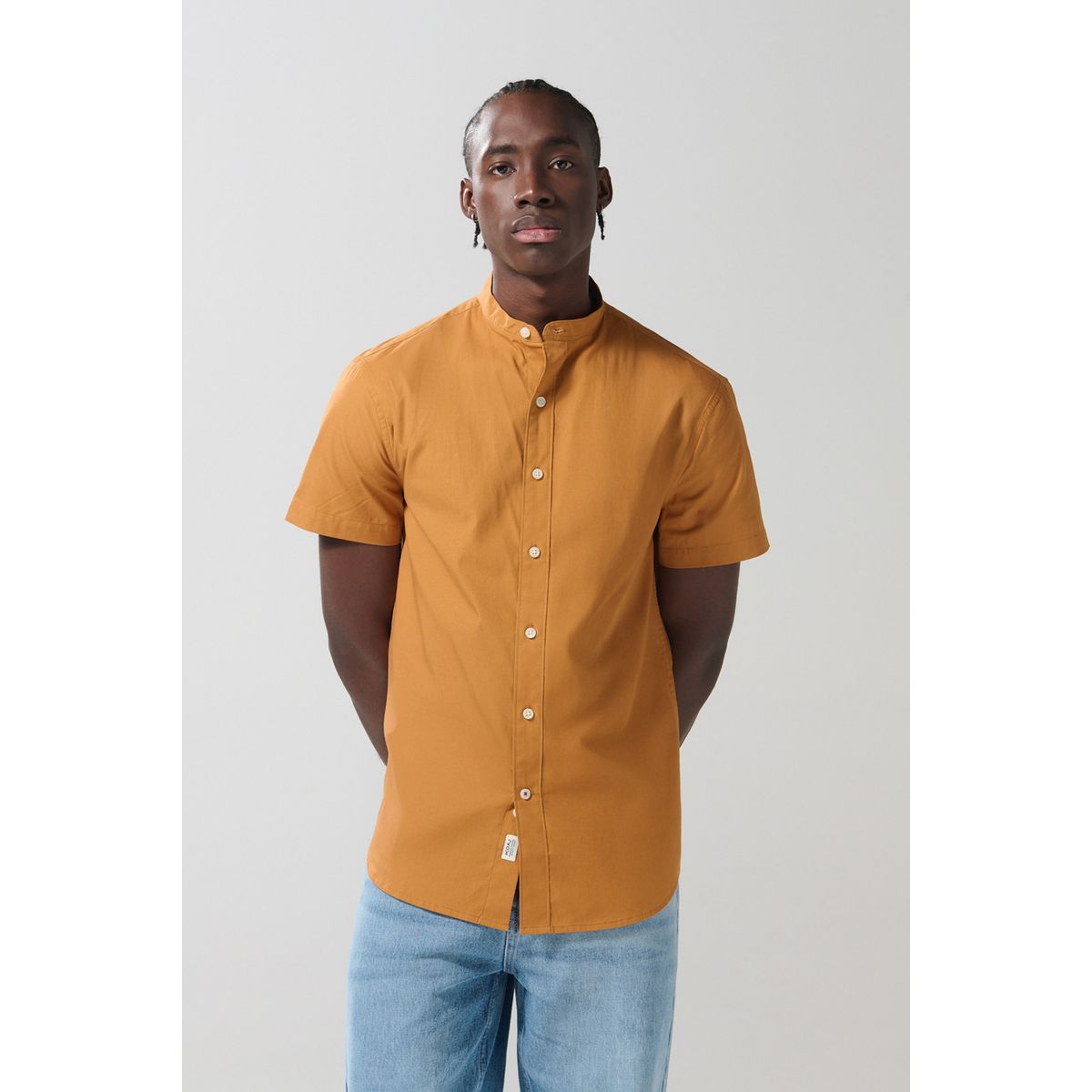 KOAJ - KOAJ Camisa cuello nerú unicolor en algodón con manga corta Hombre