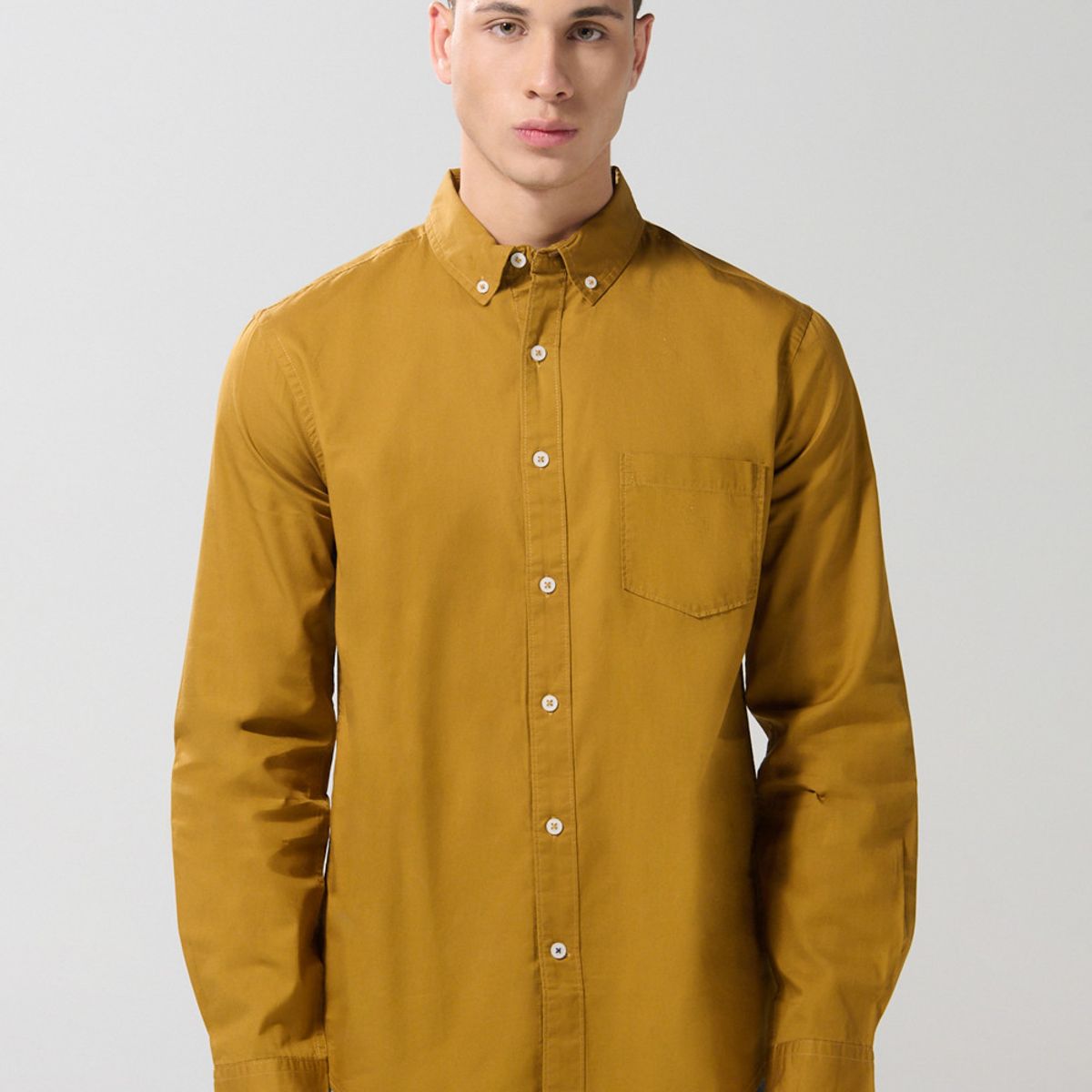 KOAJ - KOAJ Camisa unicolor cuello button down en algodón con bolsi Hombre