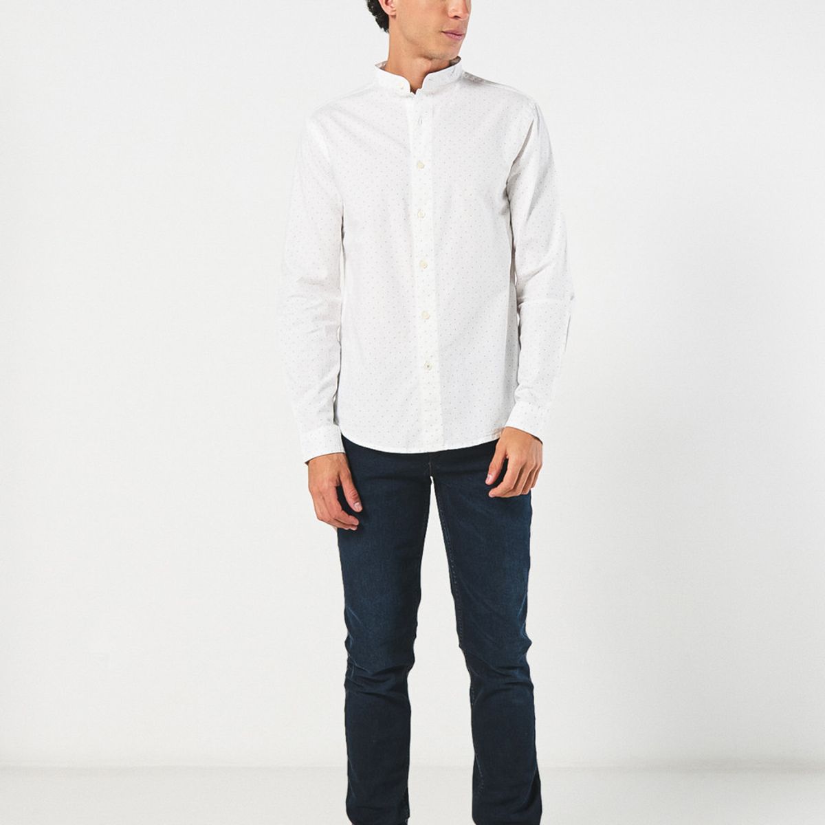 KOAJ - KOAJ Camisa blanca cuello nerú con diseños en mini print Hombre