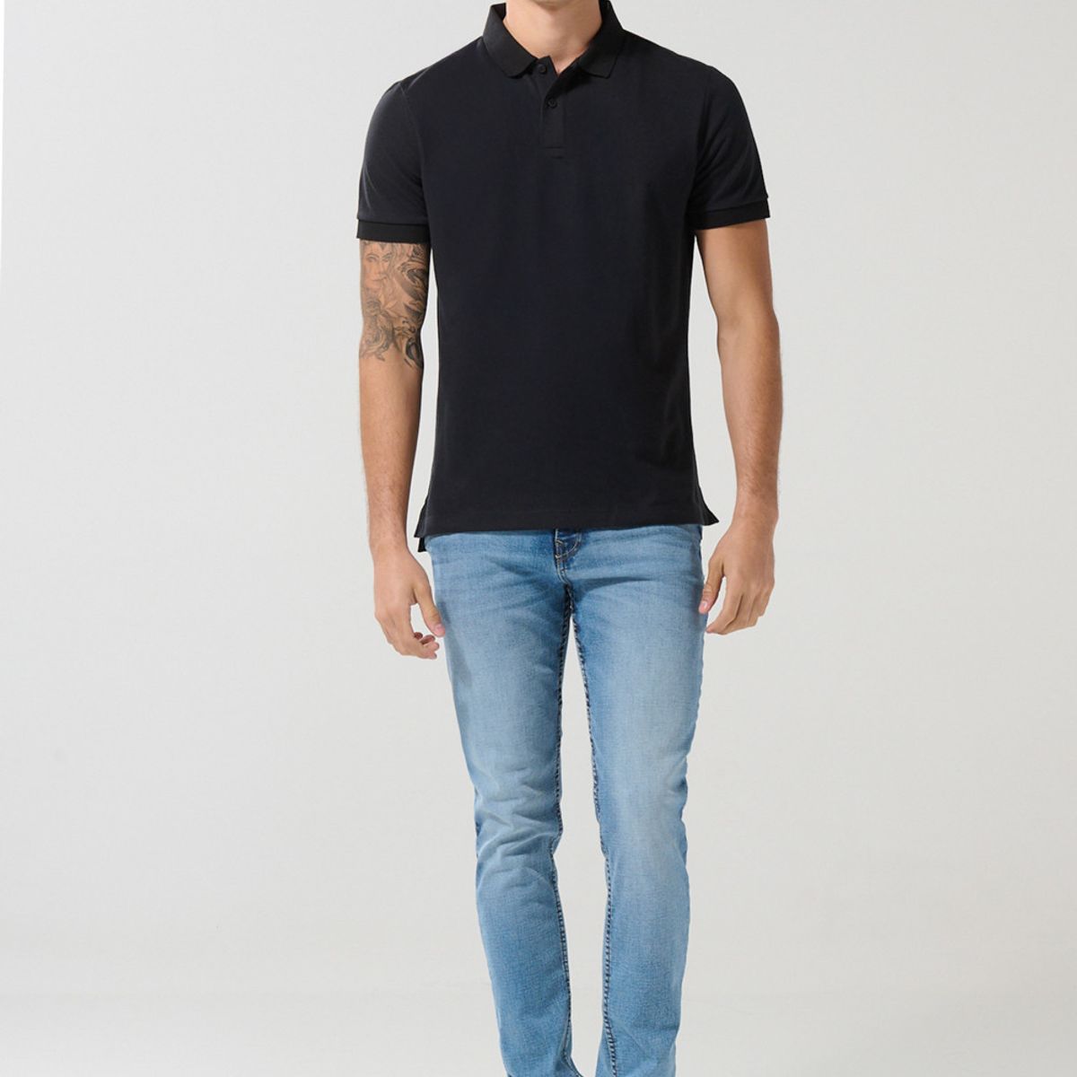 KOAJ - KOAJ Camiseta unicolor polo con botones en frente y manga co Hombre