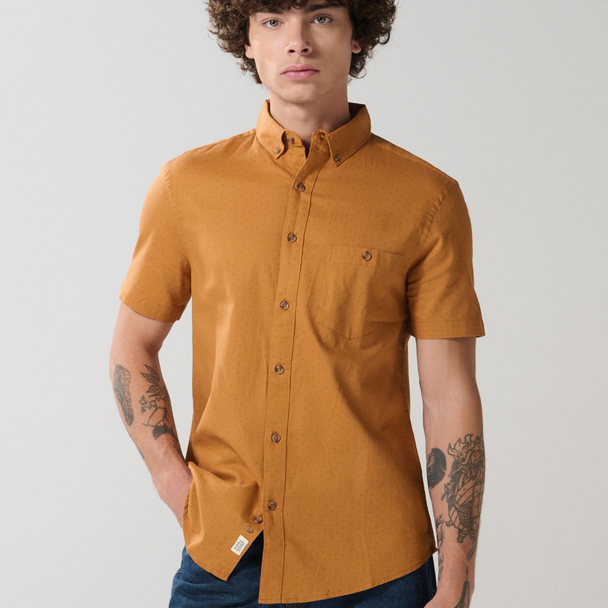 KOAJ - KOAJ Camisa kaki oscura con estampado mini print y manga cor Hombre