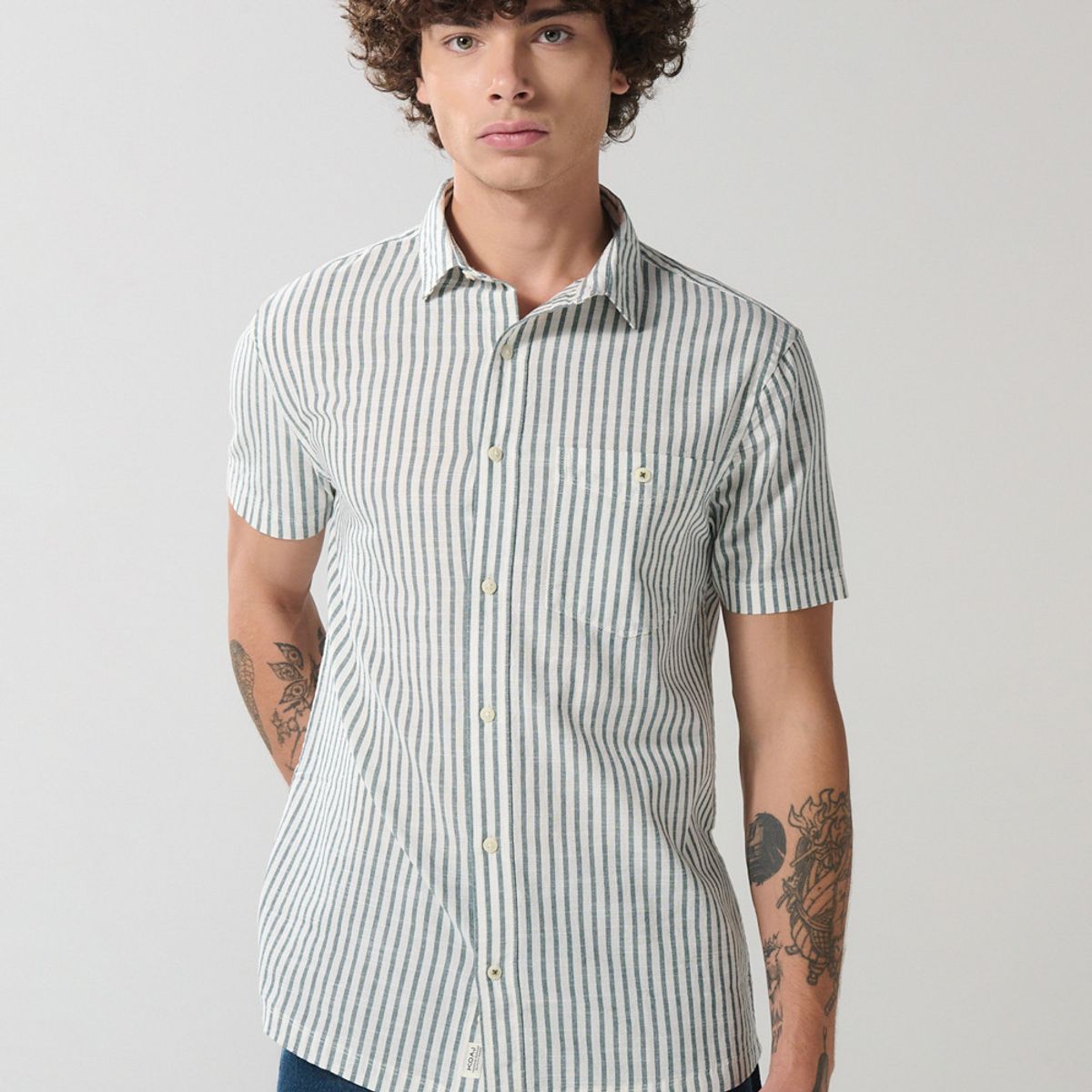 KOAJ - KOAJ Camisa manga corta a rayas crema con bolsillo en frente Hombre