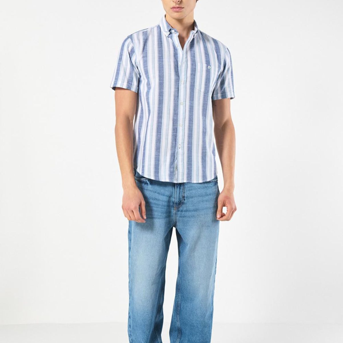 KOAJ - KOAJ Camisa crema manga corta con rayas azules y bolsillo Hombre