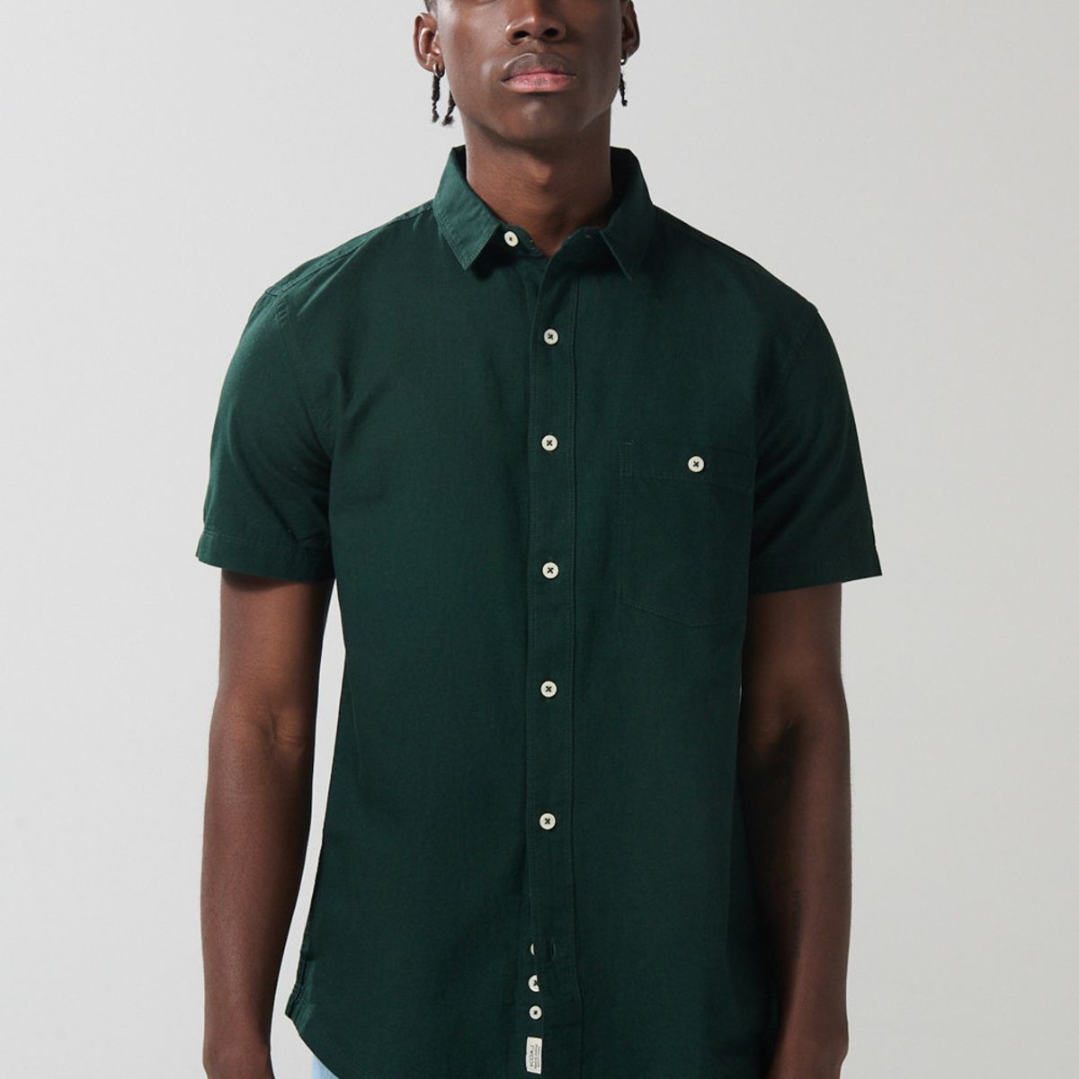 KOAJ - KOAJ Camisa unicolor en algodón con botones y manga corta Hombre