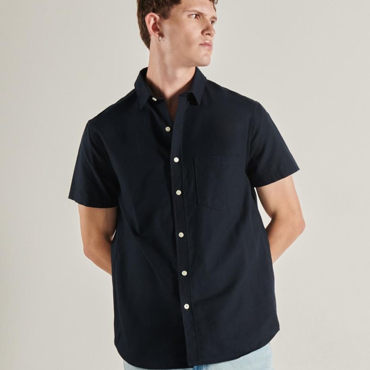 KOAJ - KOAJ Camisa manga corta en slim fit en colores solidos acor Hombre