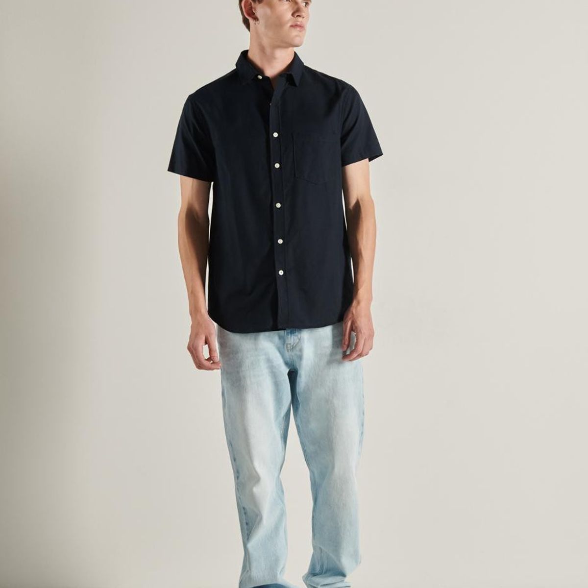 KOAJ - KOAJ Camisa manga corta en slim fit en colores solidos acor Hombre