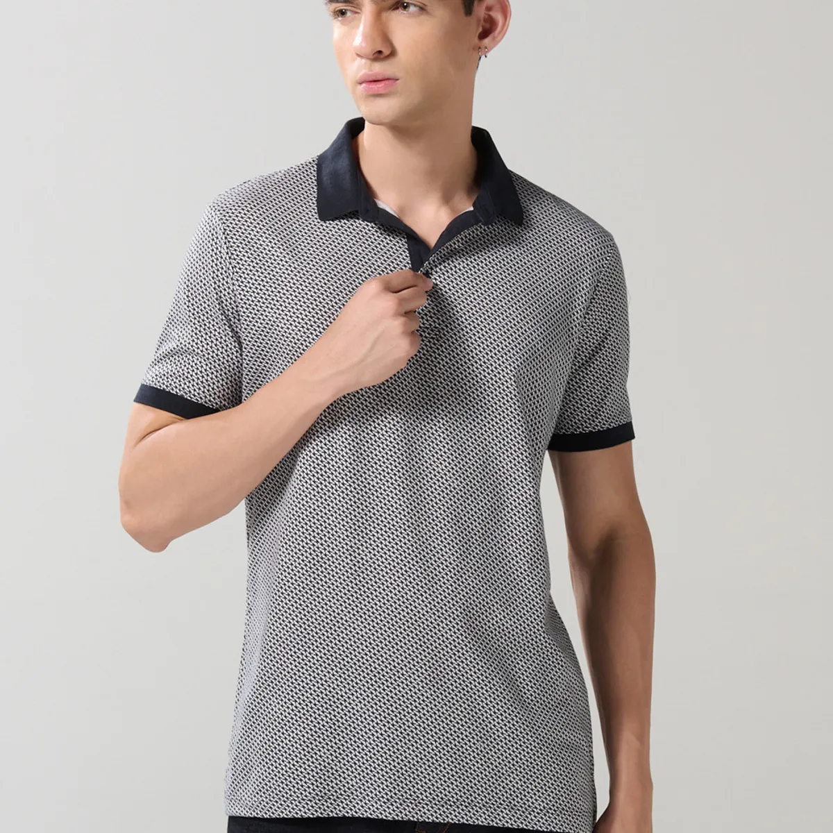 KOAJ - KOAJ Camiseta polo azul intensa con cuello y puños en contra Hombre