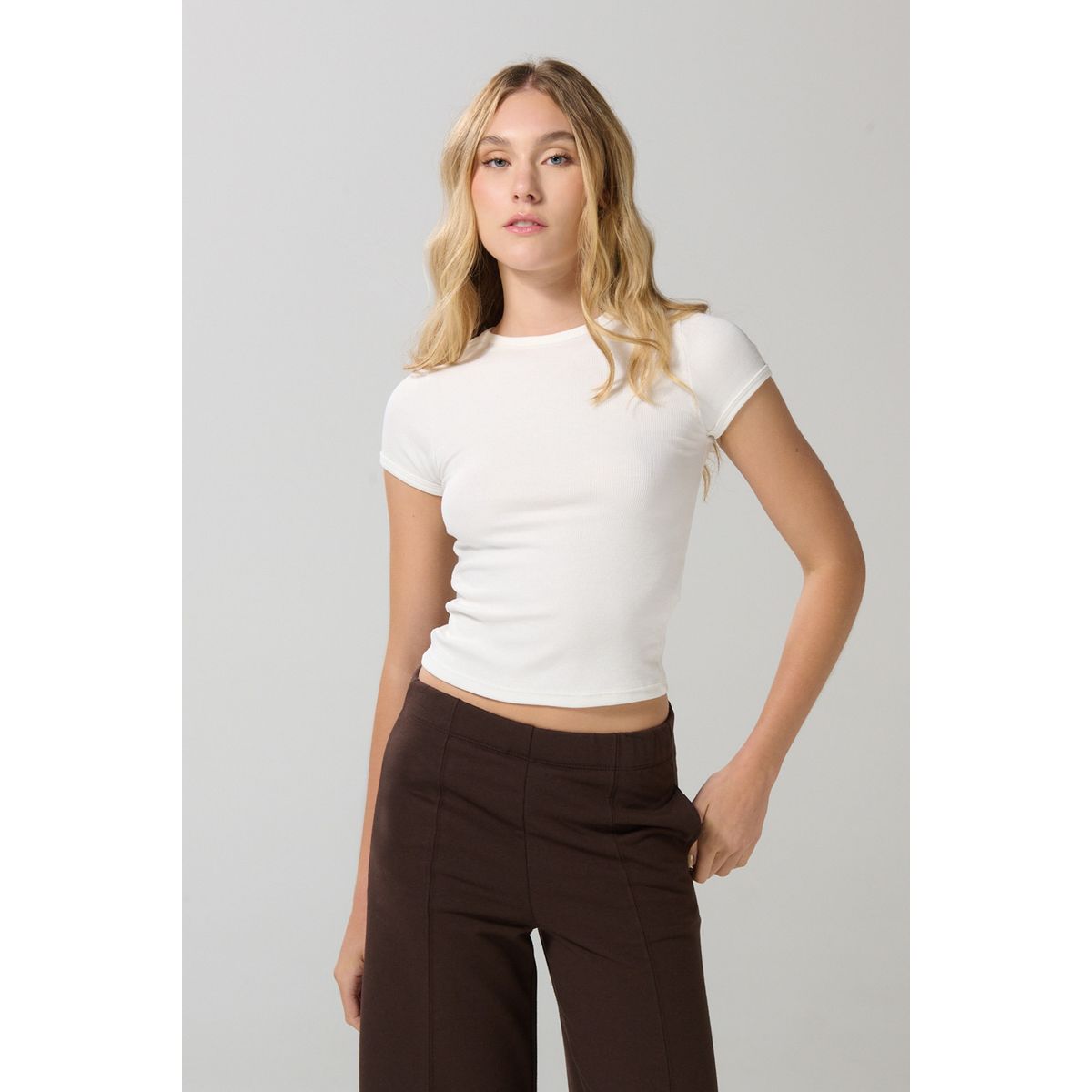 KOAJ - KOAJ Camiseta acanalada unicolor con cuello redondo Mujer