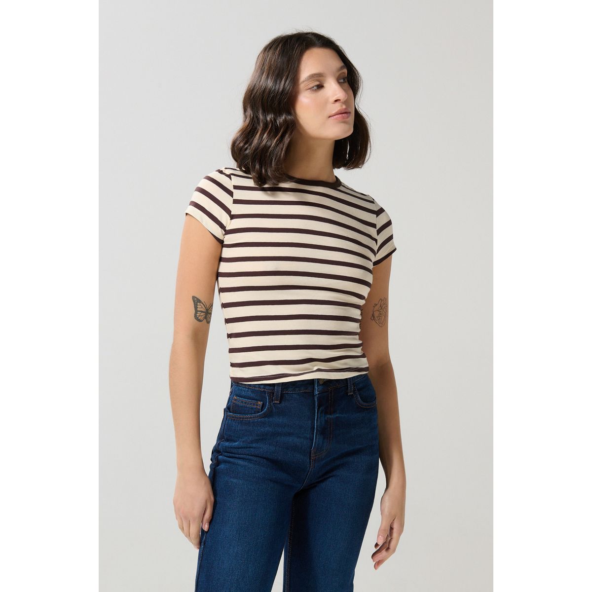 KOAJ - KOAJ Camiseta cuello redondo crema clara con diseños de raya Mujer