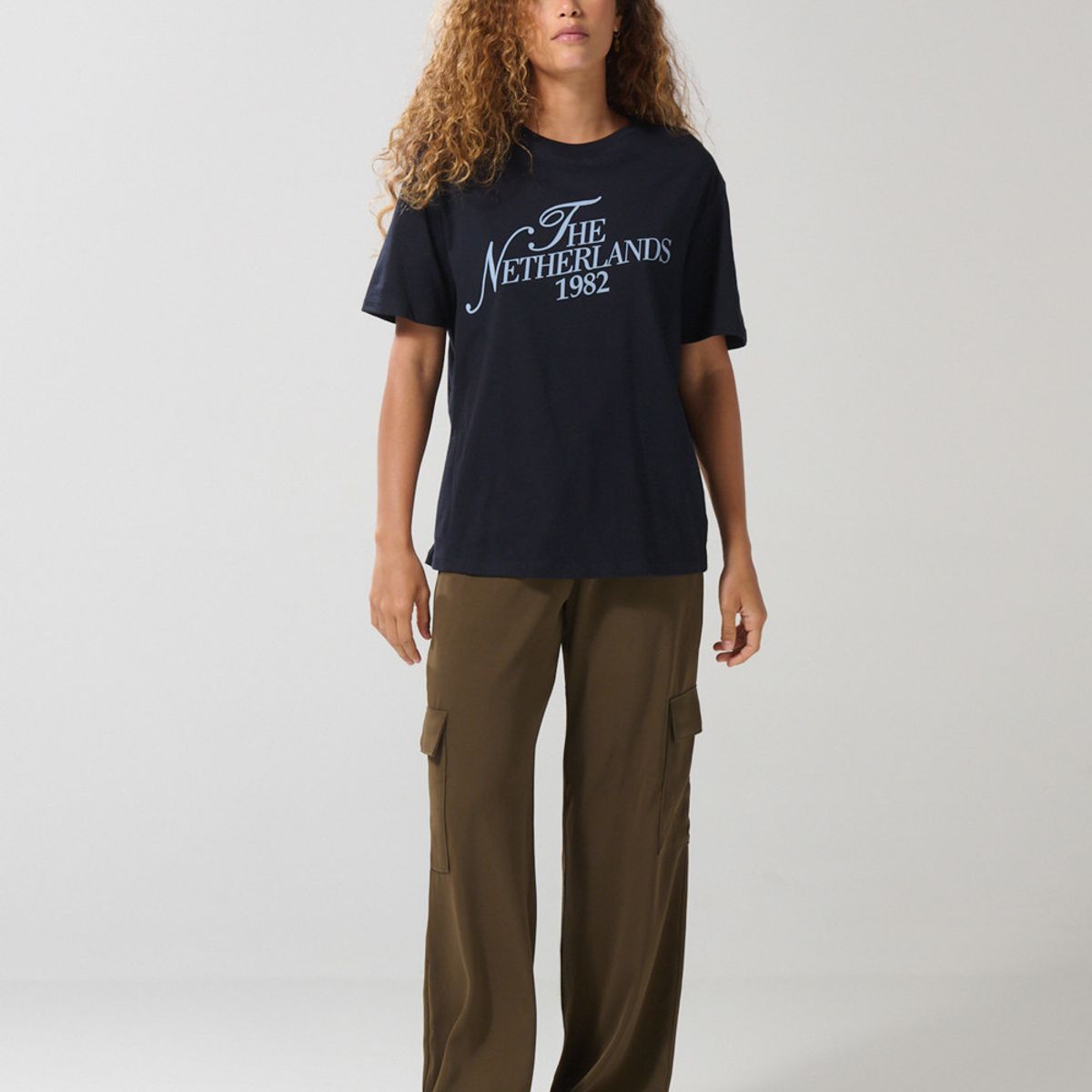 KOAJ - KOAJ Camiseta azul cuello redondo en algodón con arte colleg Mujer