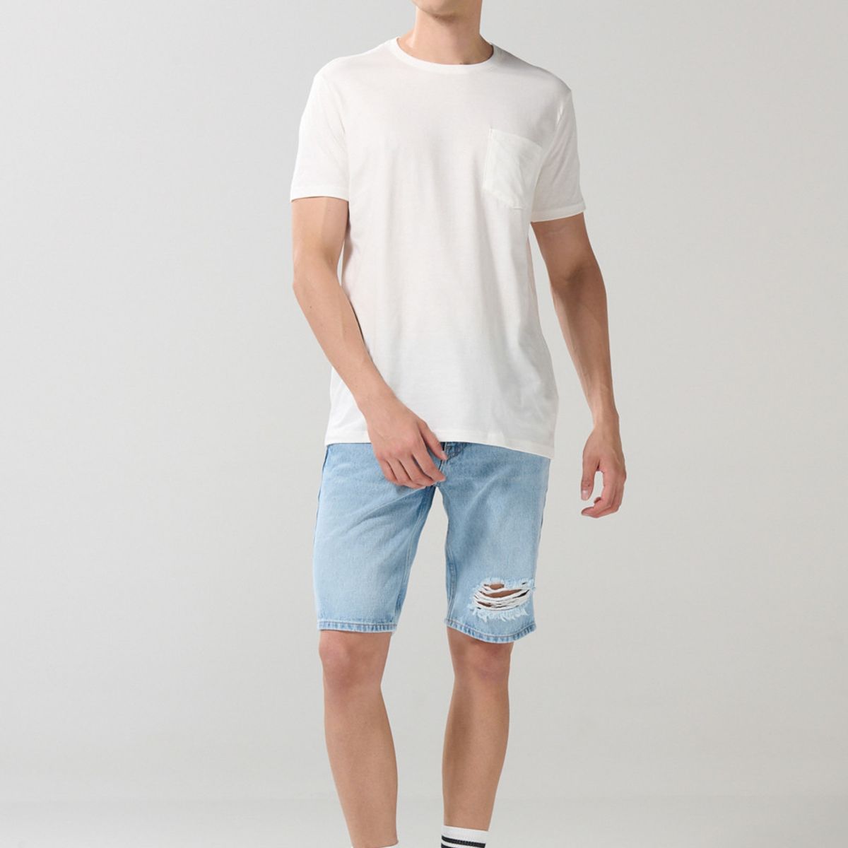 KOAJ - KOAJ Camiseta en algodón unicolor con bolsillo y manga corta Hombre