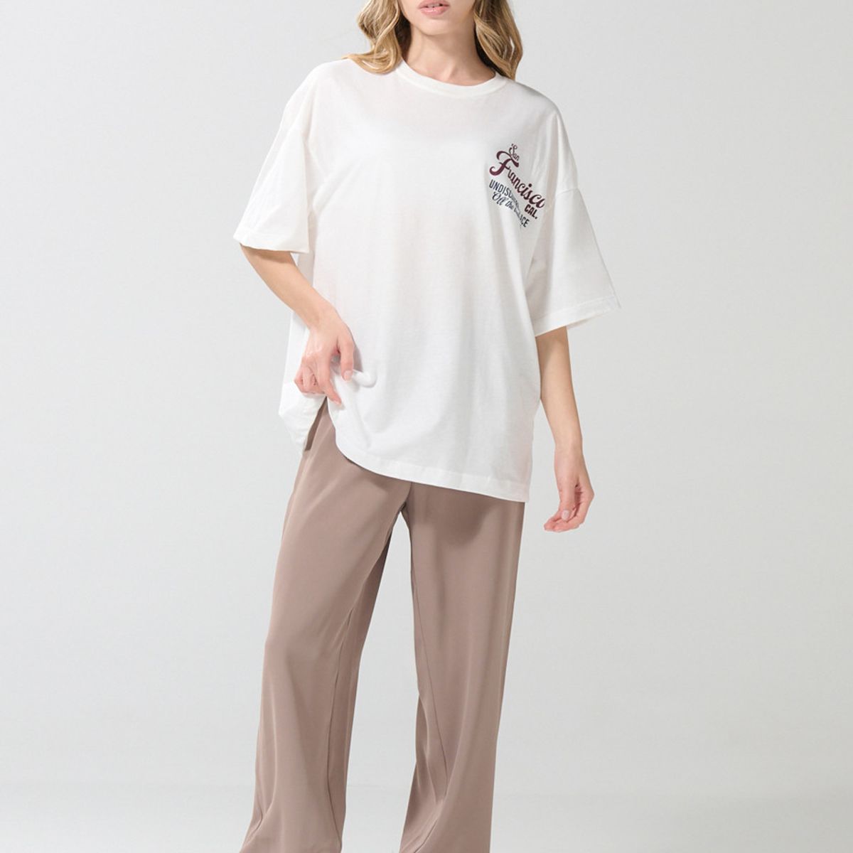 KOAJ - KOAJ Camiseta crema oversize college con manga corta Mujer