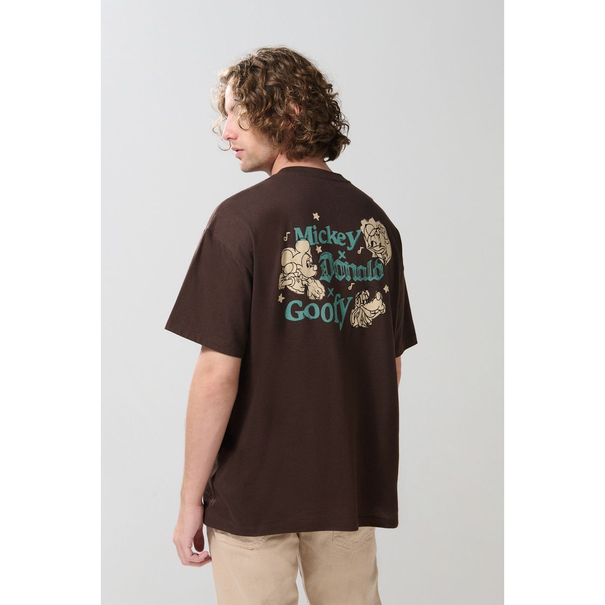 KOAJ - KOAJ Camiseta oversize café de Mickey and Friends manga cort Hombre