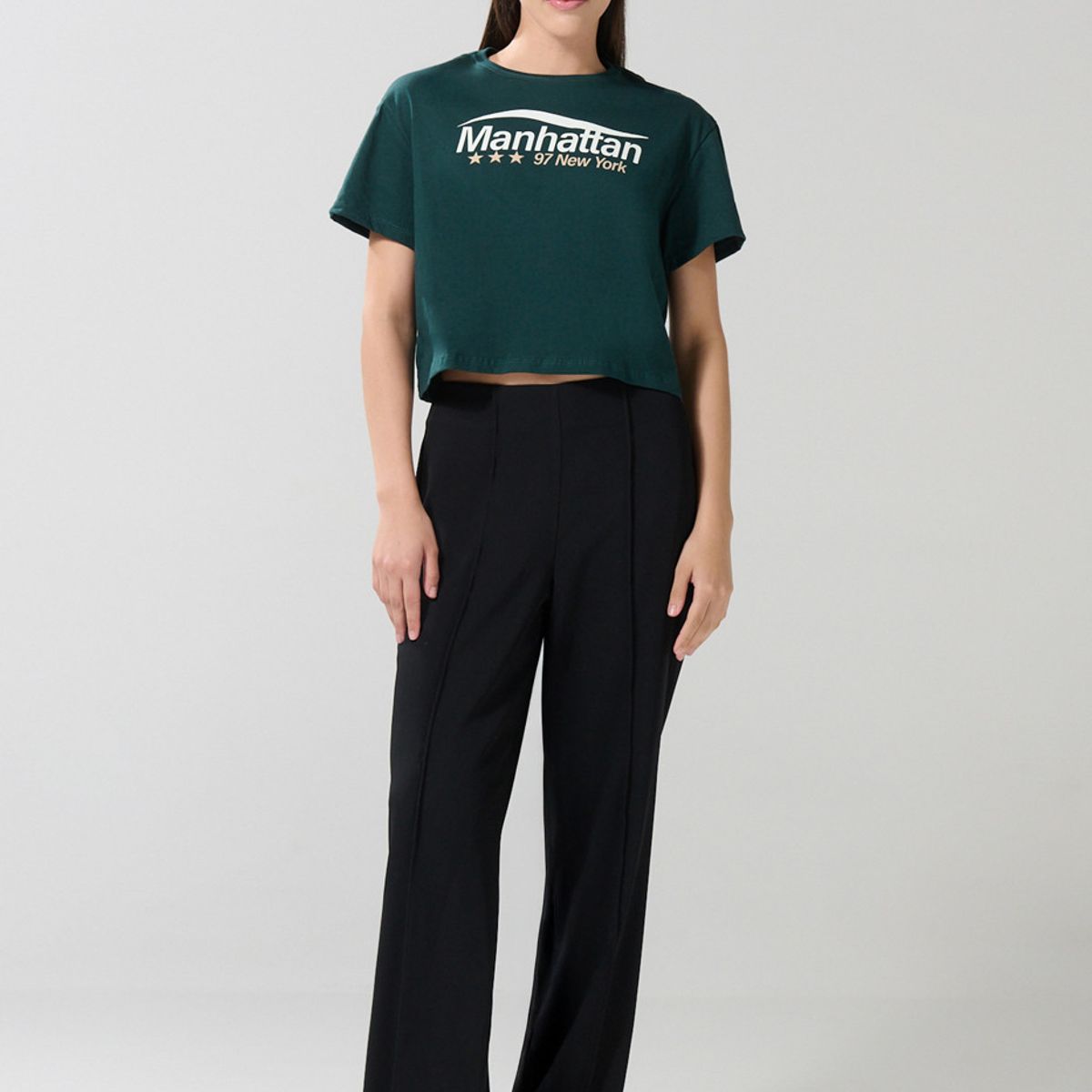 KOAJ - KOAJ Camiseta unicolor crop top con estampado college en fre Mujer