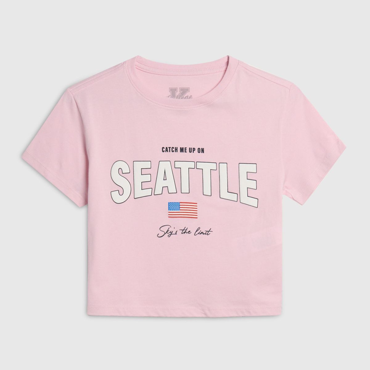 KOAJ - KOAJ Camiseta crop top rosada con diseño college en frente Niña