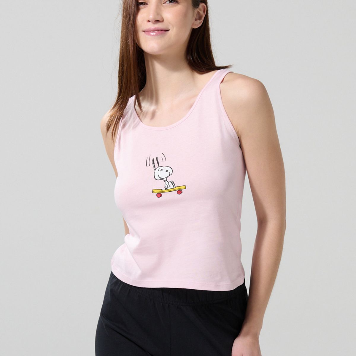 KOAJ - KOAJ Camiseta manga sisa rosada clara con arte de Snoopy Mujer