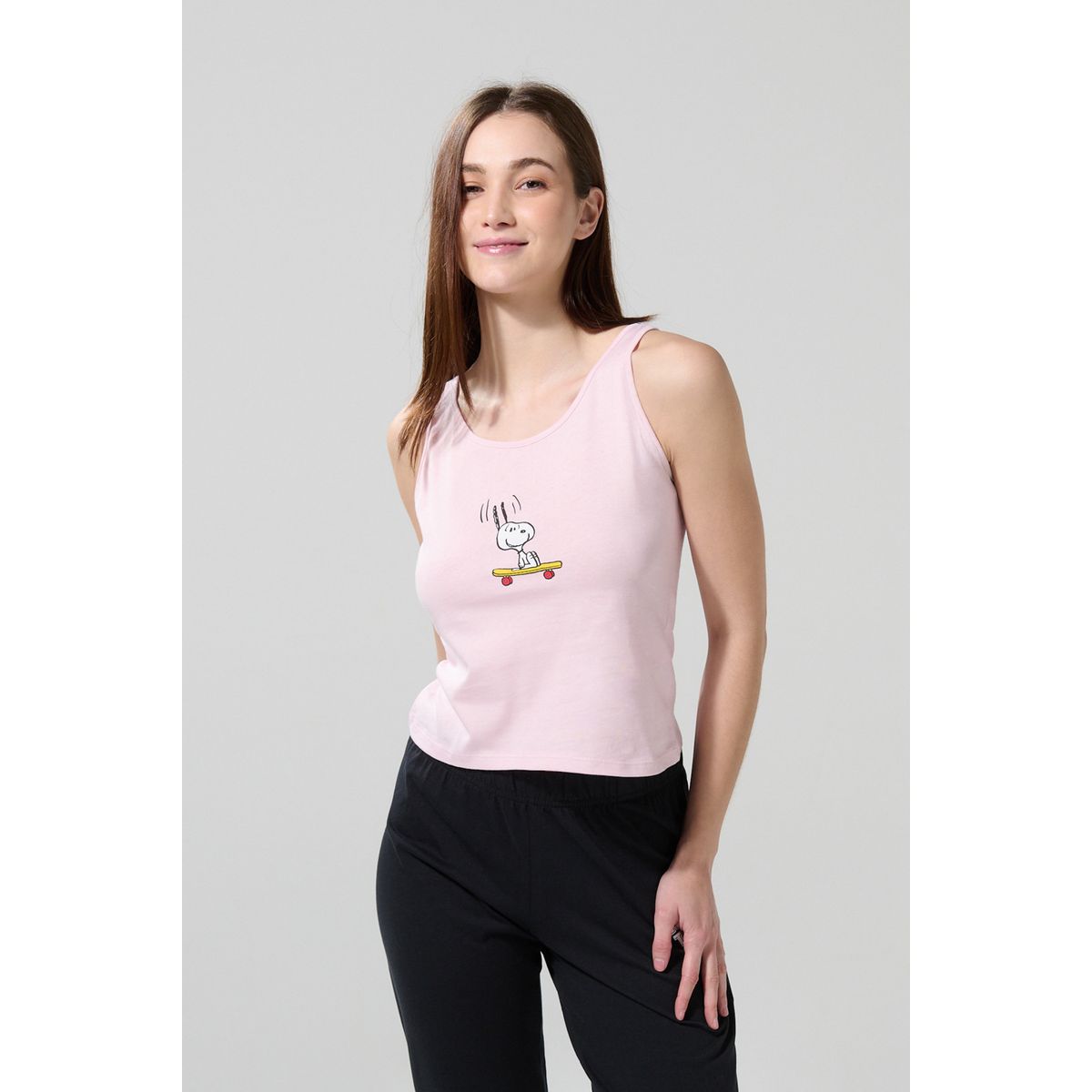 KOAJ - KOAJ Camiseta manga sisa rosada clara con arte de Snoopy Mujer