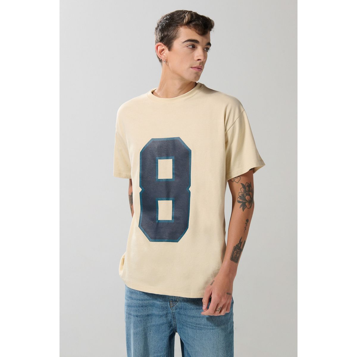 KOAJ - KOAJ Camiseta oversize cuello redondo kaki con arte college Hombre