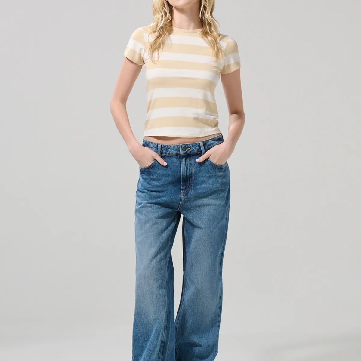 KOAJ - KOAJ Camiseta unicolor con manga corta y rayas en contraste Mujer