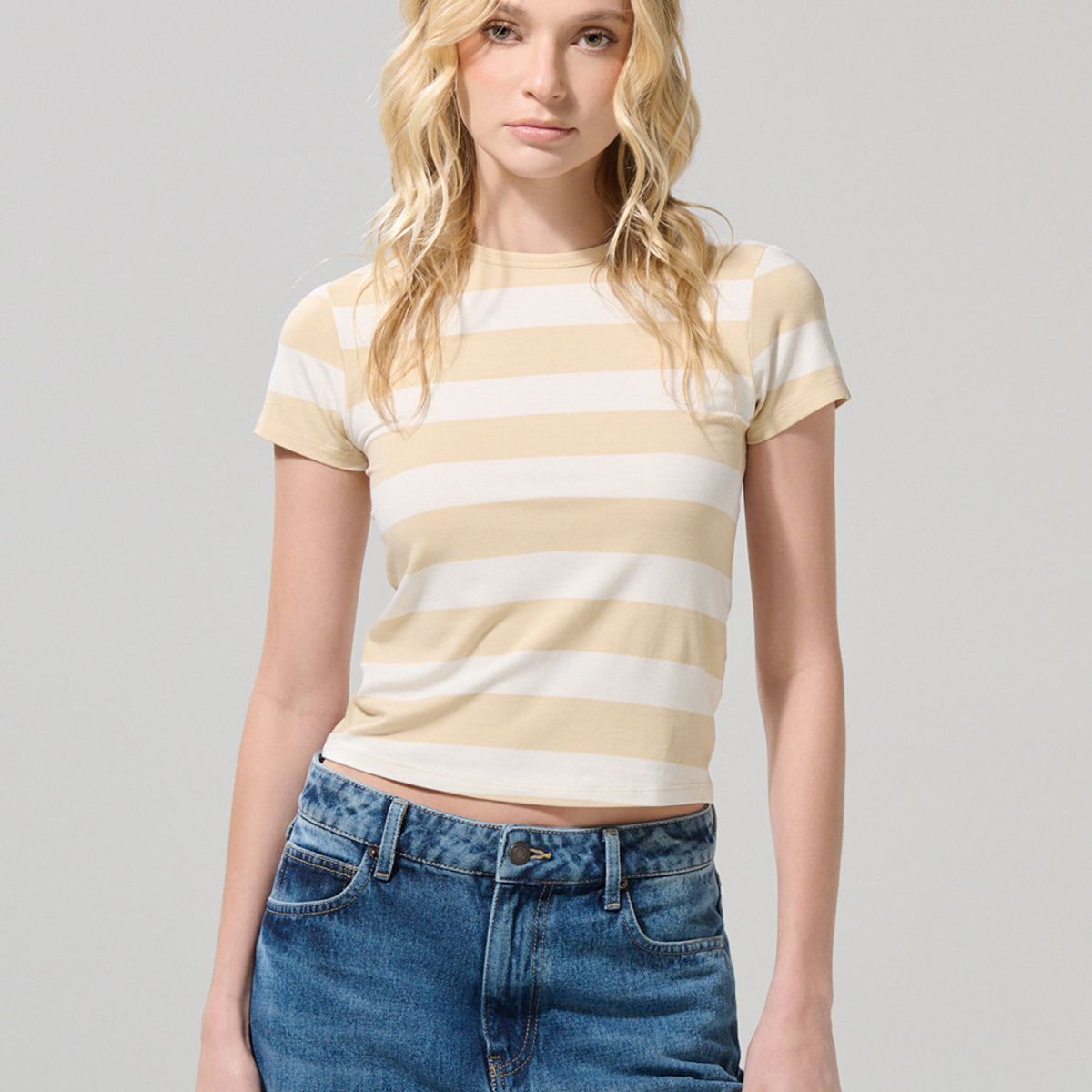 KOAJ - KOAJ Camiseta unicolor con manga corta y rayas en contraste Mujer