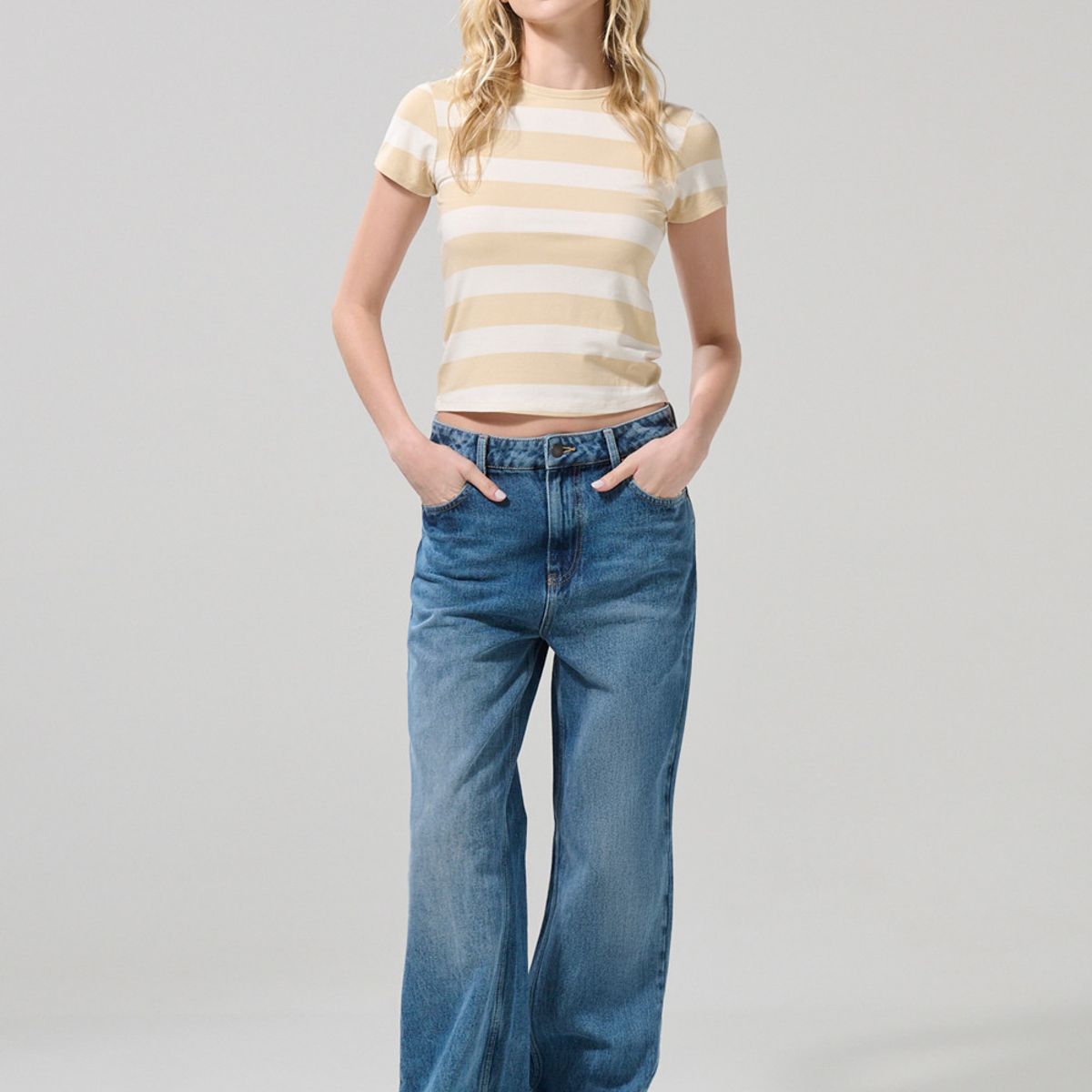 KOAJ - KOAJ Camiseta unicolor con manga corta y rayas en contraste Mujer