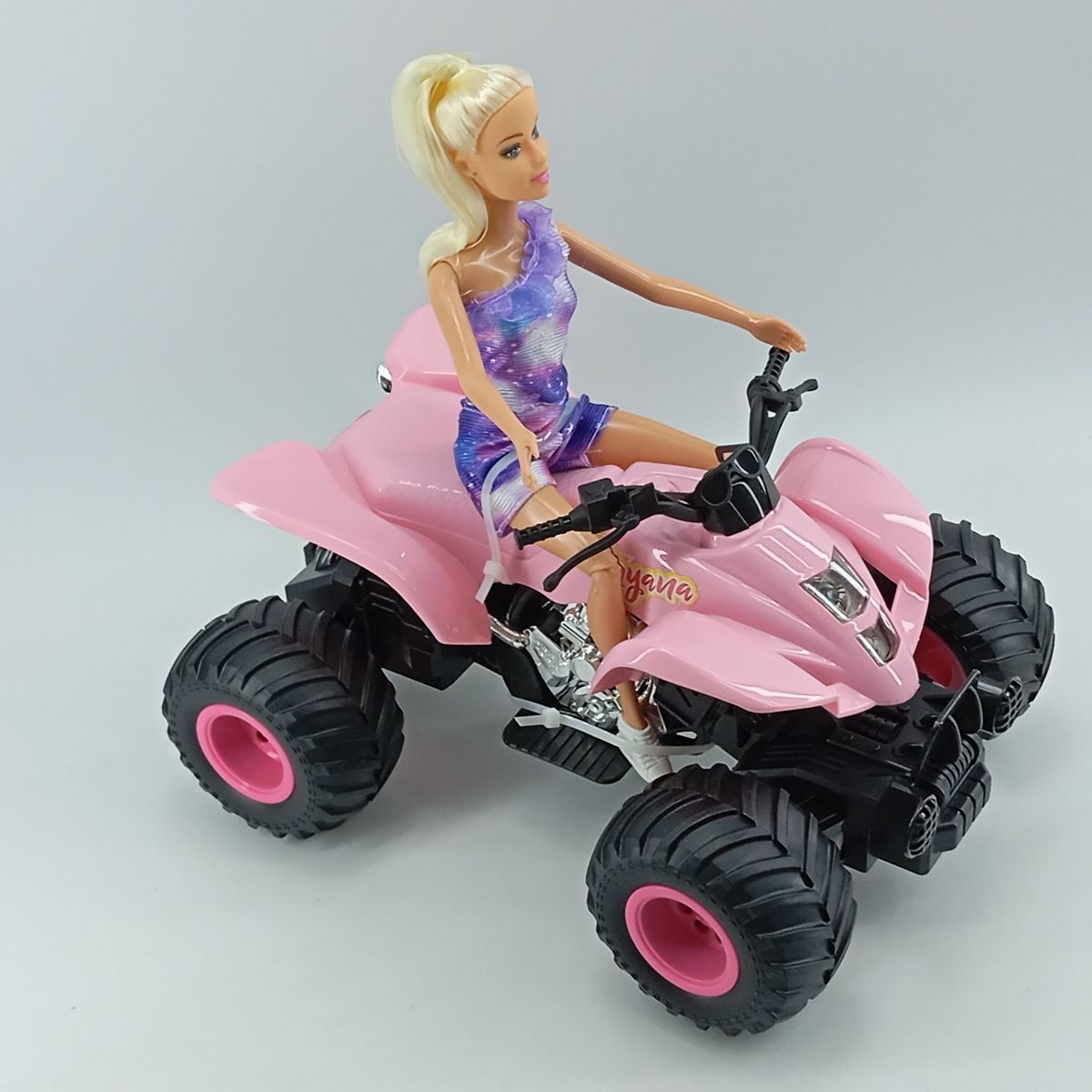 JUGUETERIA EXPRESS - Cuatrimoto Playa Con Muñecas A Control Remoto Con Accesorios