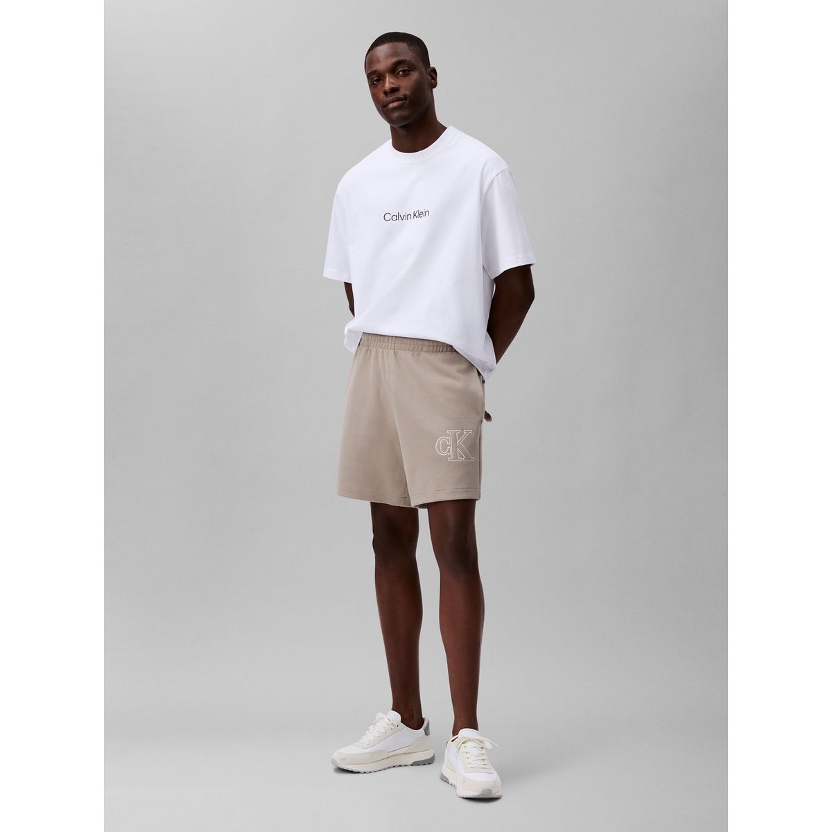 CALVIN KLEIN - Pantaloneta beige de punto de canalé con monograma bordado Calvin Klein