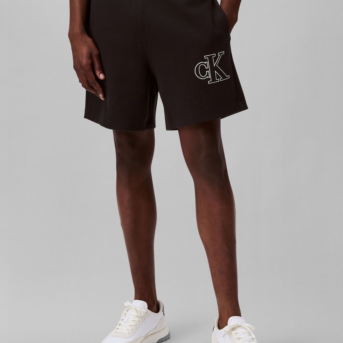 CALVIN KLEIN - Pantaloneta negra de punto de canalé con monograma bordado Calvin Klein