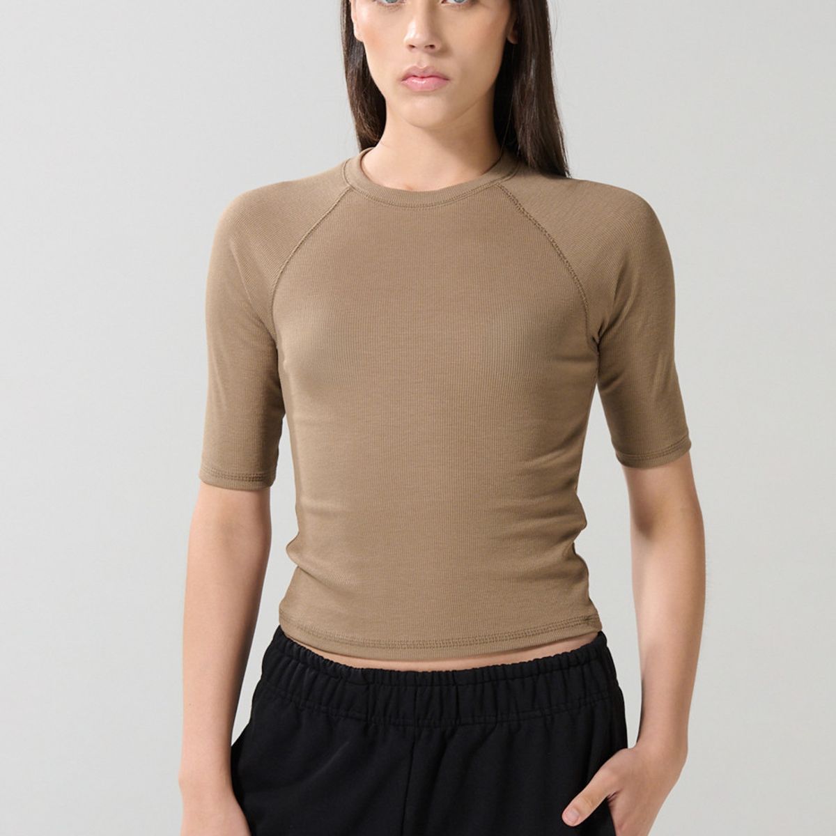 KOAJ - KOAJ Camiseta manga ranglan corta unicolor con texturas de c Mujer