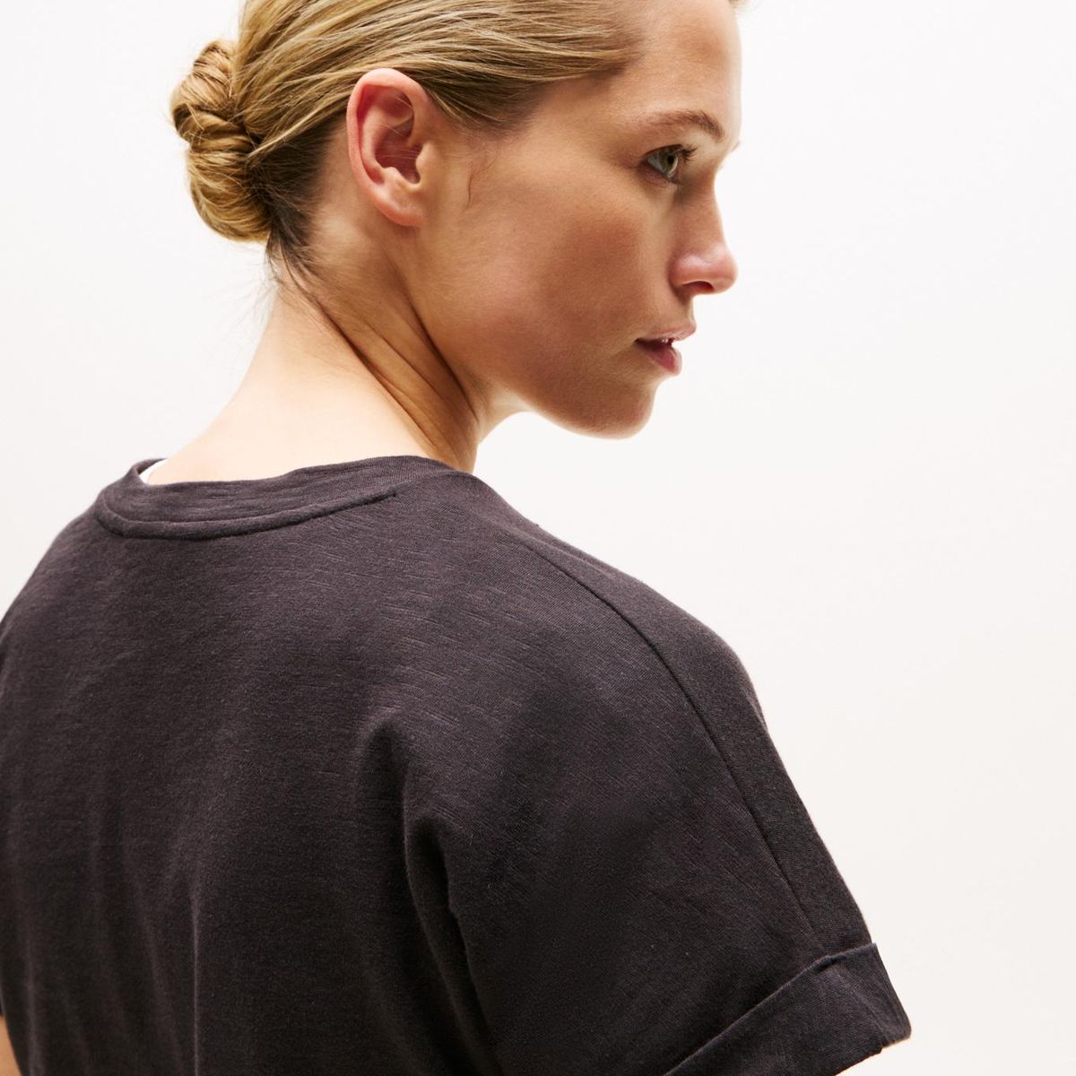 TOMMY HILFIGER - Camiseta negra texturizada de cuello redondo Tommy Hilfiger