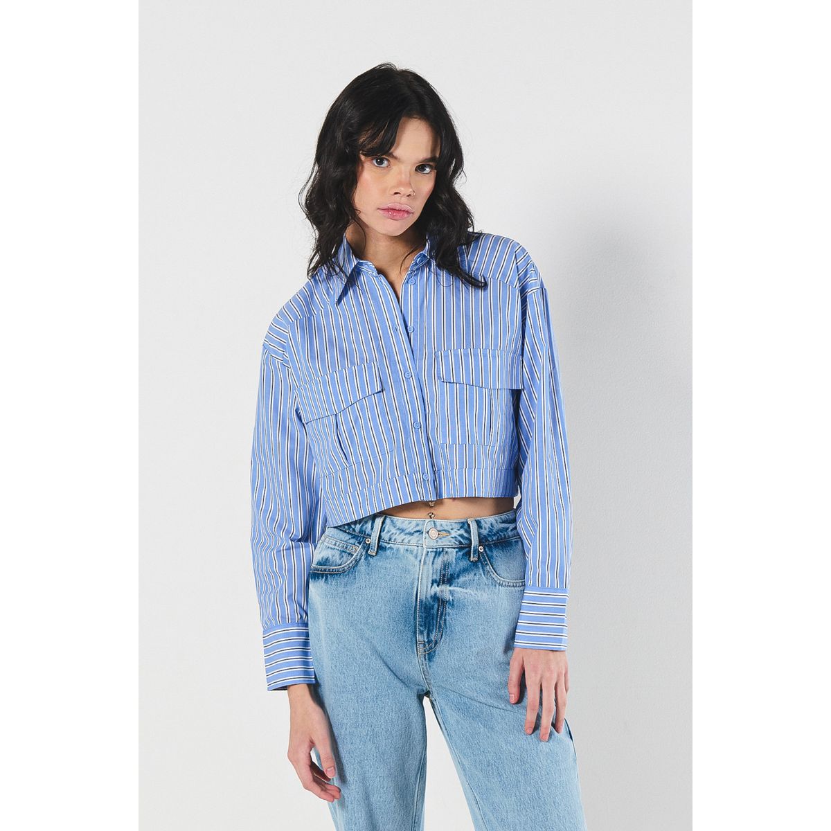 KOAJ - KOAJ Blusa crop top unicolor oversize con bolsillos de tapa Mujer