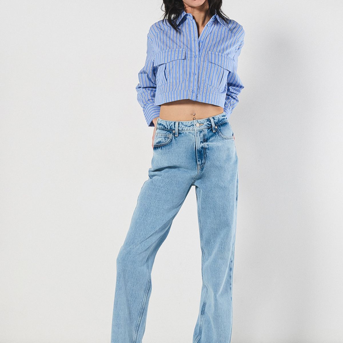 KOAJ - KOAJ Blusa crop top unicolor oversize con bolsillos de tapa Mujer